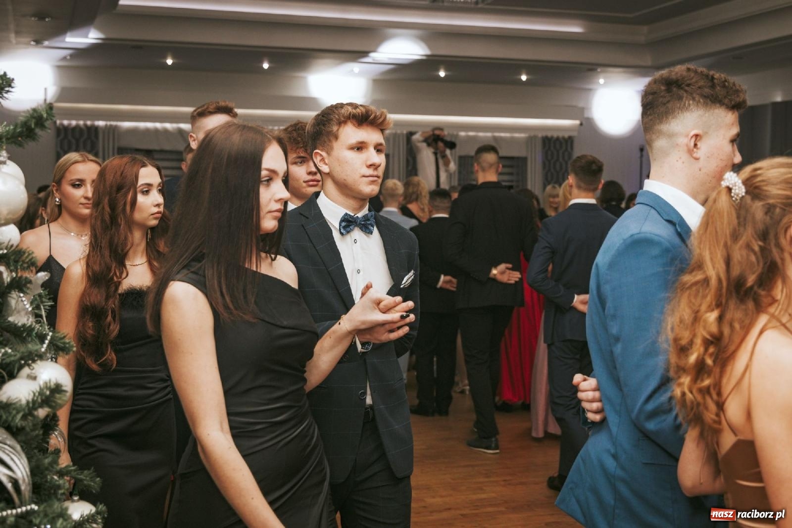 Zdjęcie w galerii na portalu naszraciborz.pl: W ZSOMS studniówka i Abraham [FOTO i WIDEO] wiadomości z regionu