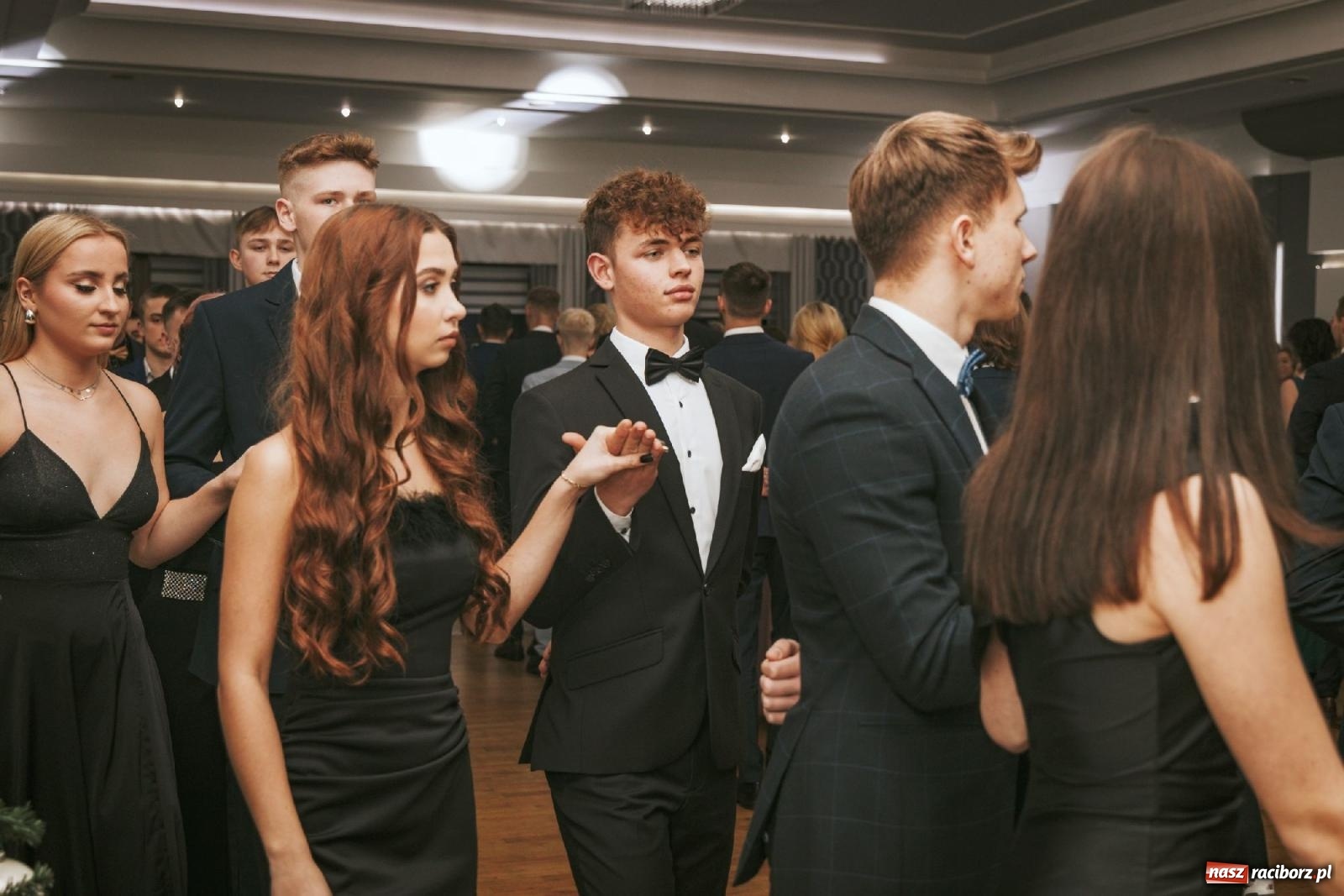 Zdjęcie w galerii na portalu naszraciborz.pl: W ZSOMS studniówka i Abraham [FOTO i WIDEO] wiadomości z regionu