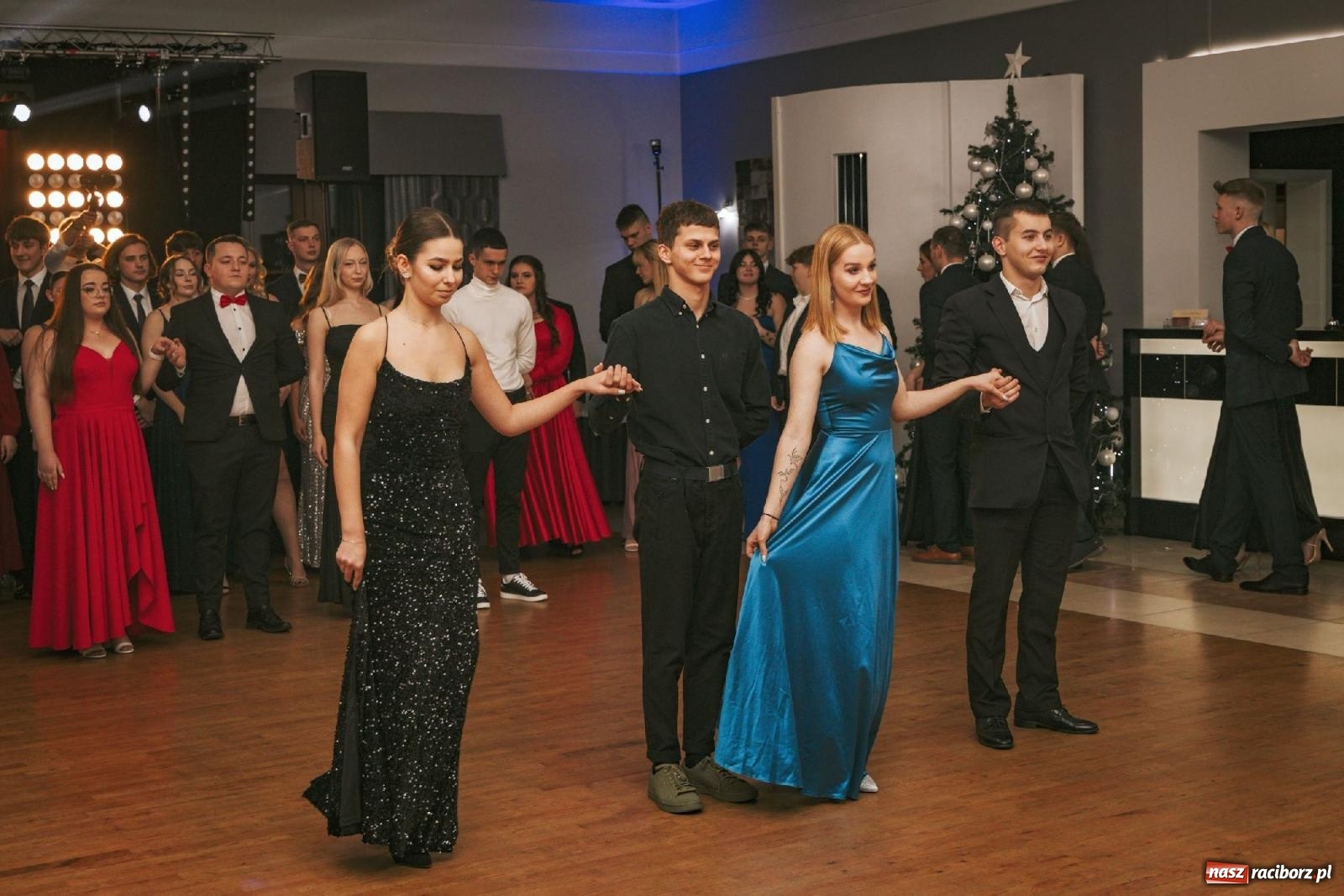 Zdjęcie w galerii na portalu naszraciborz.pl: W ZSOMS studniówka i Abraham [FOTO i WIDEO] wiadomości z regionu