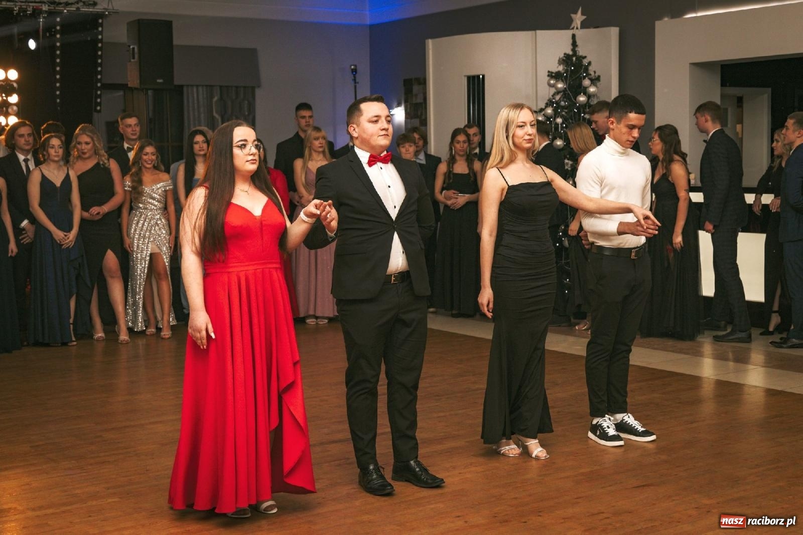 Zdjęcie w galerii na portalu naszraciborz.pl: W ZSOMS studniówka i Abraham [FOTO i WIDEO] wiadomości z regionu