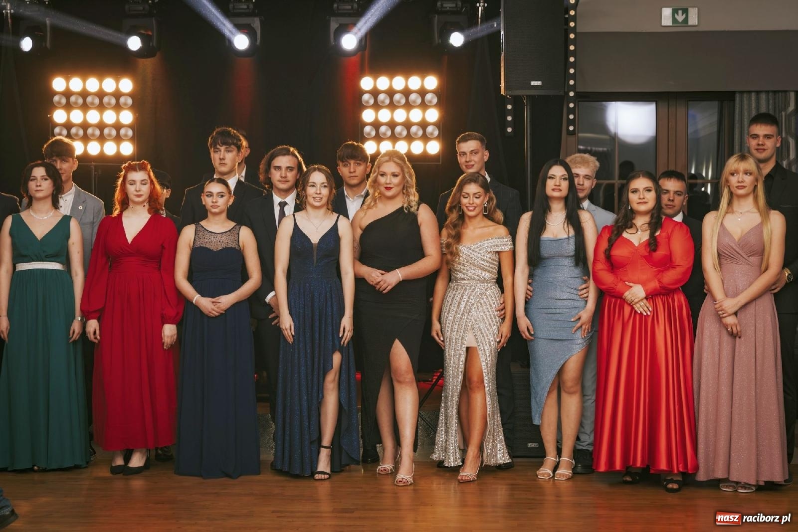 Zdjęcie w galerii na portalu naszraciborz.pl: W ZSOMS studniówka i Abraham [FOTO i WIDEO] wiadomości z regionu