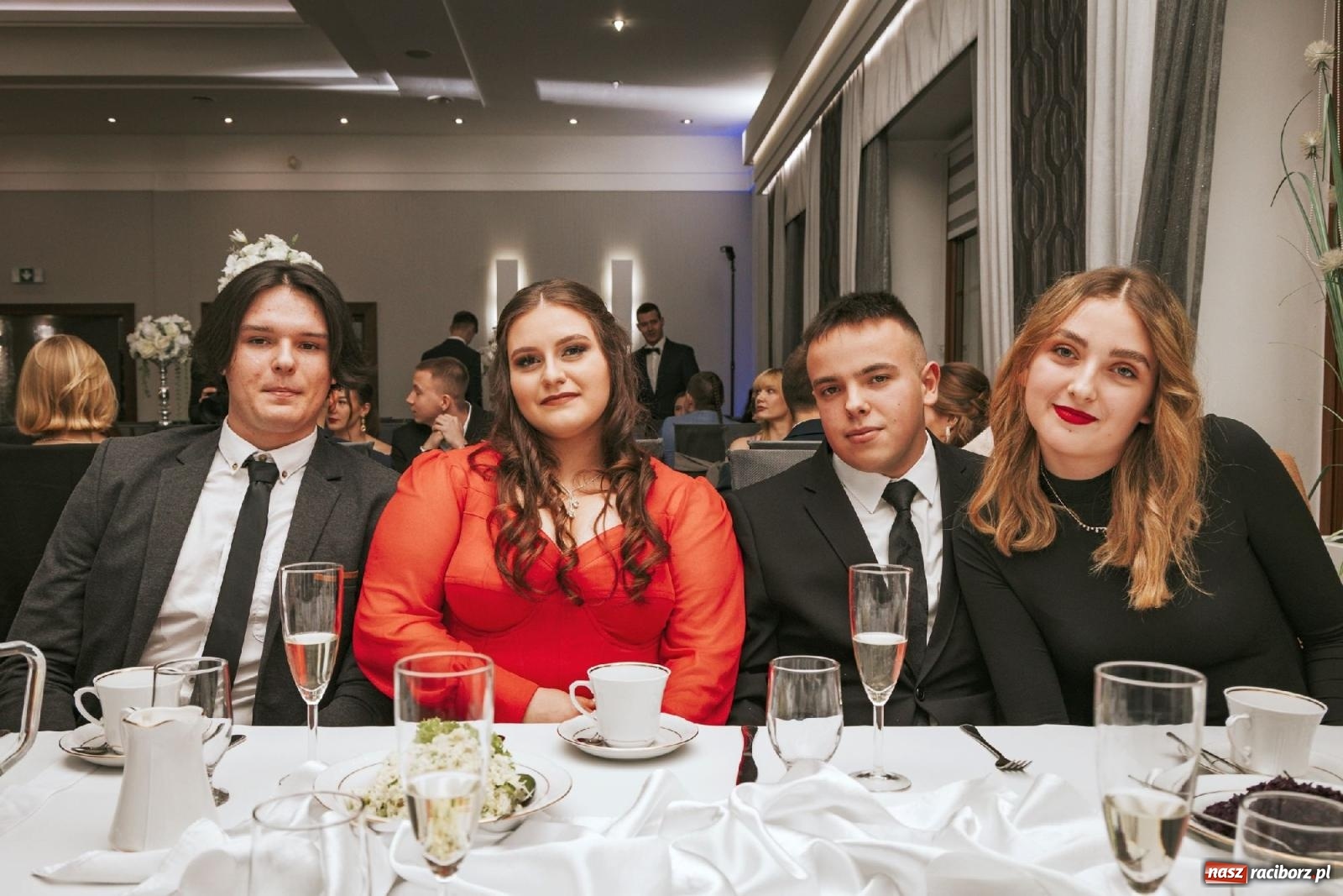 Zdjęcie w galerii na portalu naszraciborz.pl: W ZSOMS studniówka i Abraham [FOTO i WIDEO] wiadomości z regionu