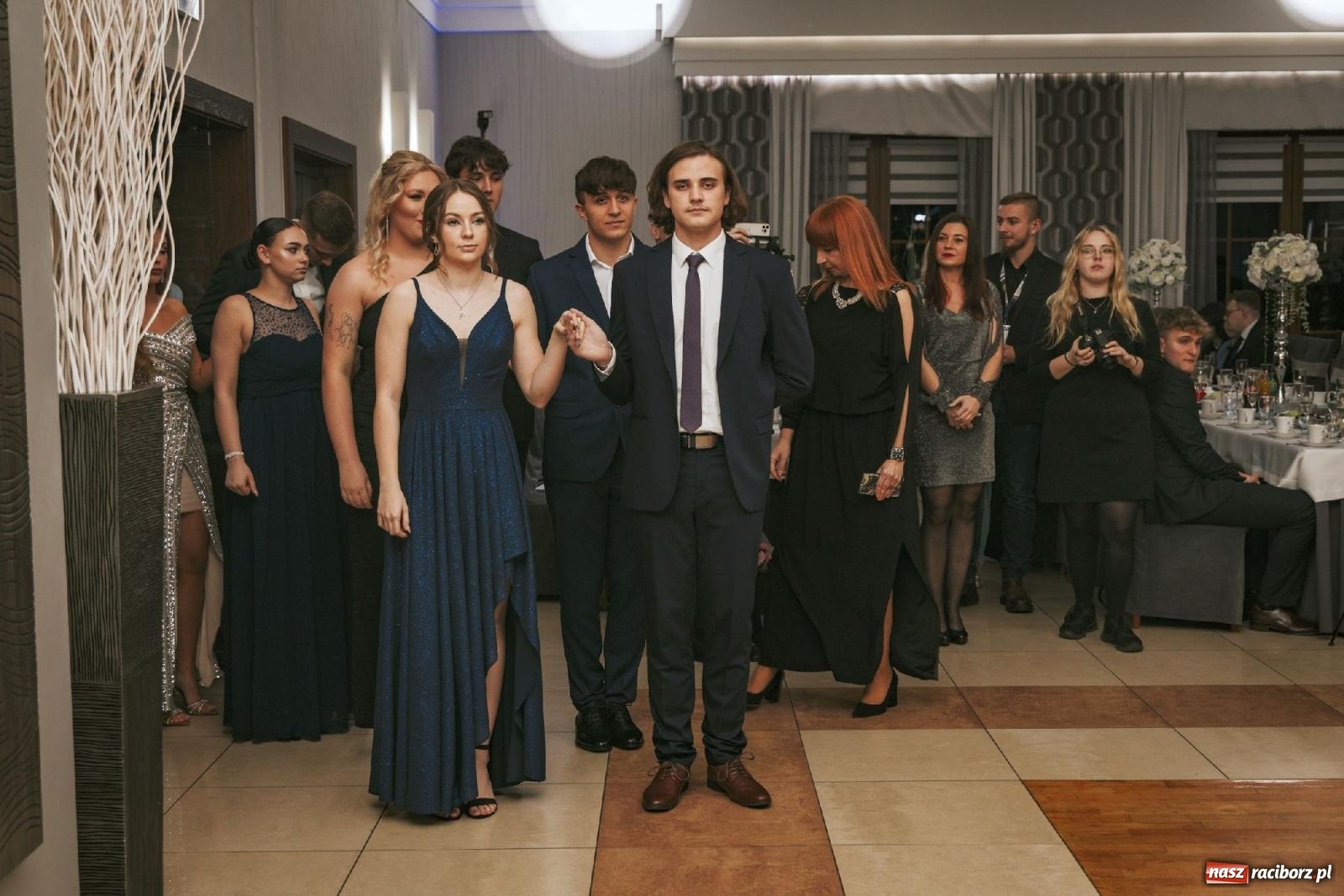 Zdjęcie w galerii na portalu naszraciborz.pl: W ZSOMS studniówka i Abraham [FOTO i WIDEO] wiadomości z regionu