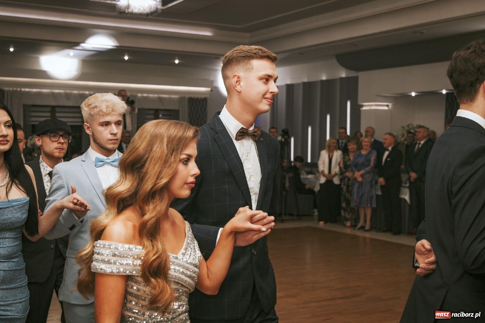 Zdjęcie w galerii na portalu naszraciborz.pl: W ZSOMS studniówka i Abraham [FOTO i WIDEO] wiadomości z regionu