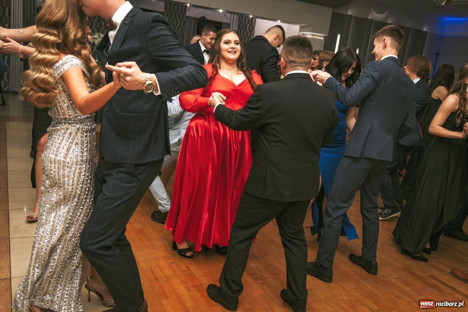 Zdjęcie w galerii na portalu naszraciborz.pl: W ZSOMS studniówka i Abraham [FOTO i WIDEO] wiadomości z regionu