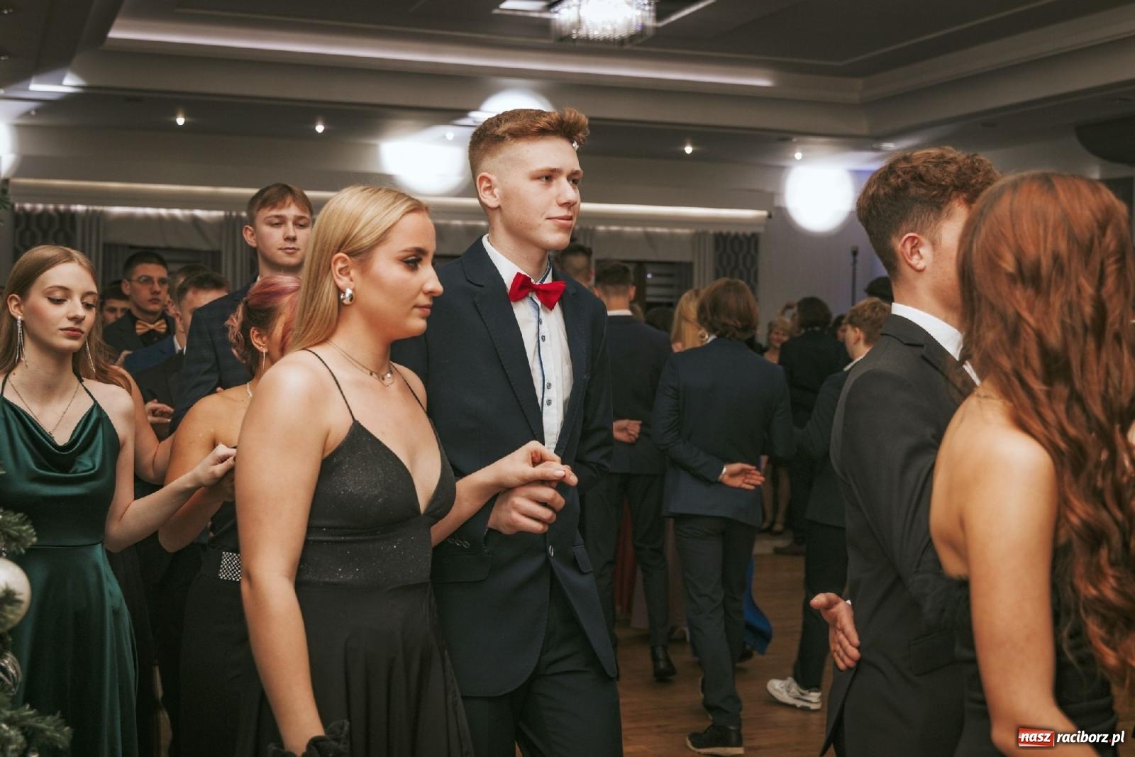 Zdjęcie w galerii na portalu naszraciborz.pl: W ZSOMS studniówka i Abraham [FOTO i WIDEO] wiadomości z regionu