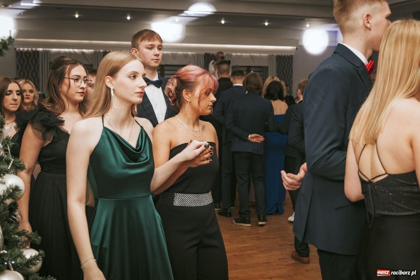 Zdjęcie w galerii na portalu naszraciborz.pl: W ZSOMS studniówka i Abraham [FOTO i WIDEO] wiadomości z regionu