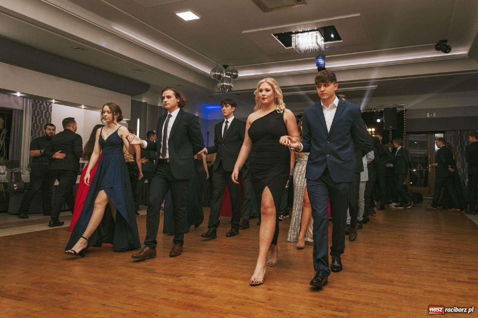 Zdjęcie w galerii na portalu naszraciborz.pl: W ZSOMS studniówka i Abraham [FOTO i WIDEO] wiadomości z regionu