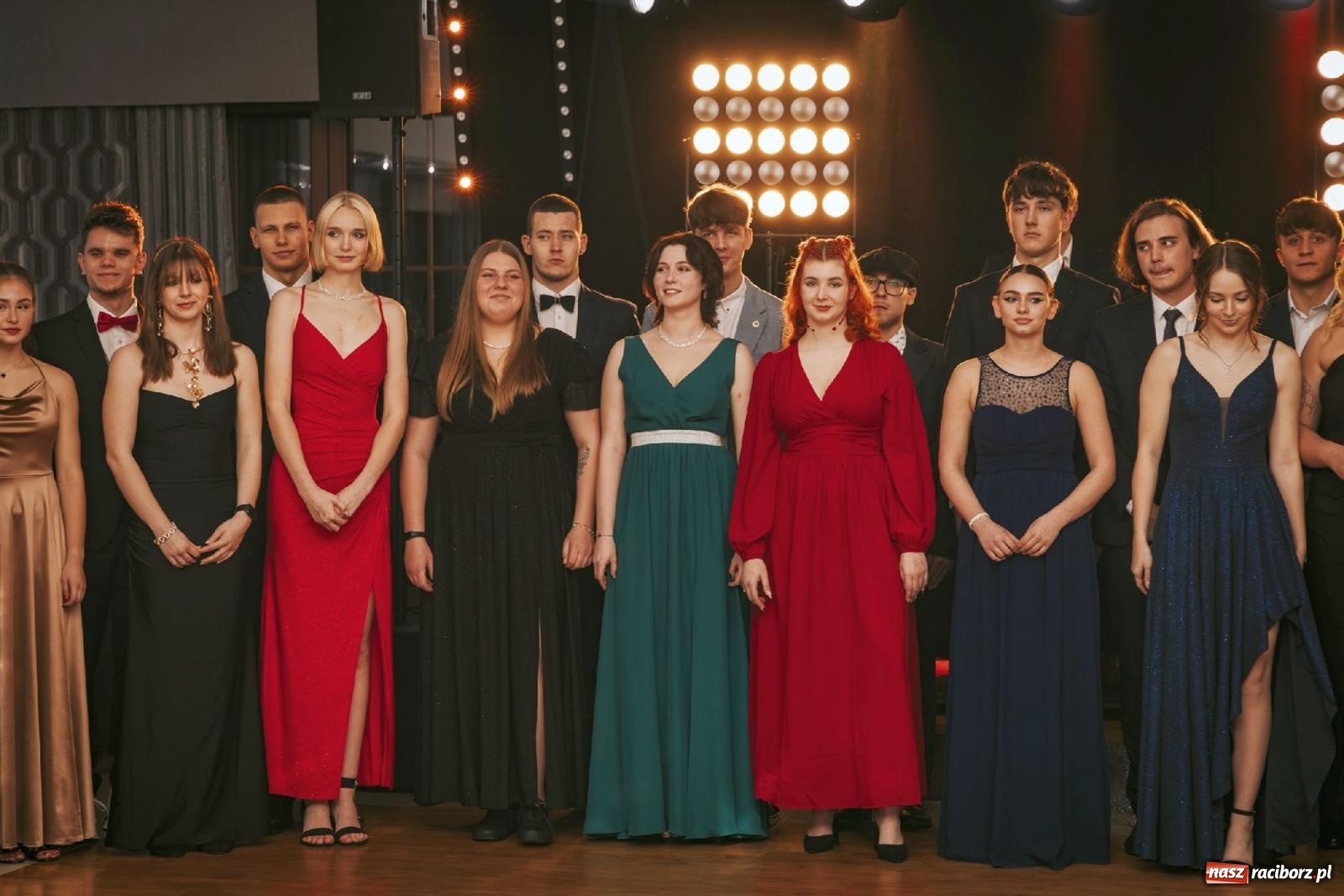 Zdjęcie w galerii na portalu naszraciborz.pl: W ZSOMS studniówka i Abraham [FOTO i WIDEO] wiadomości z regionu