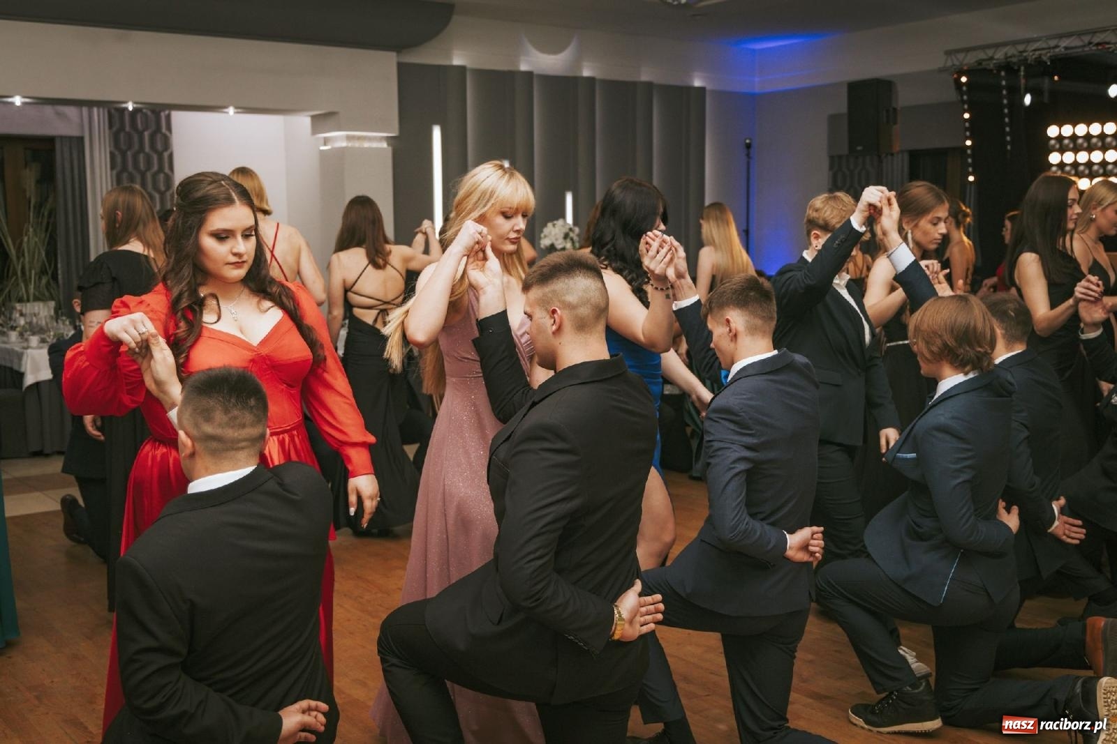 Zdjęcie w galerii na portalu naszraciborz.pl: W ZSOMS studniówka i Abraham [FOTO i WIDEO] wiadomości z regionu