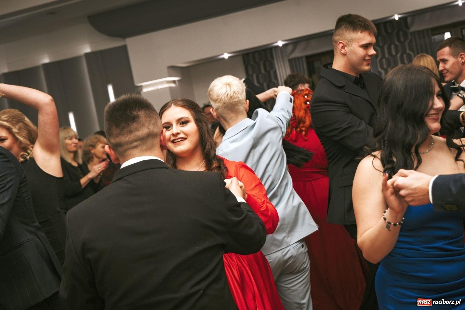 Zdjęcie w galerii na portalu naszraciborz.pl: W ZSOMS studniówka i Abraham [FOTO i WIDEO] wiadomości z regionu