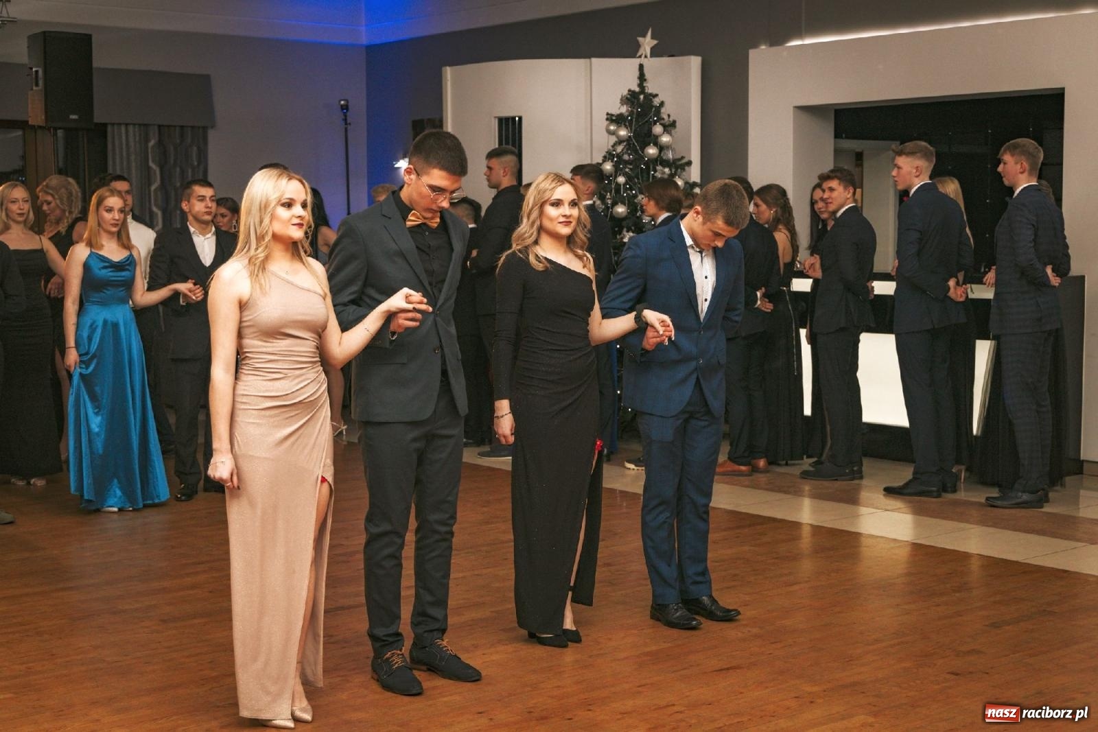 Zdjęcie w galerii na portalu naszraciborz.pl: W ZSOMS studniówka i Abraham [FOTO i WIDEO] wiadomości z regionu