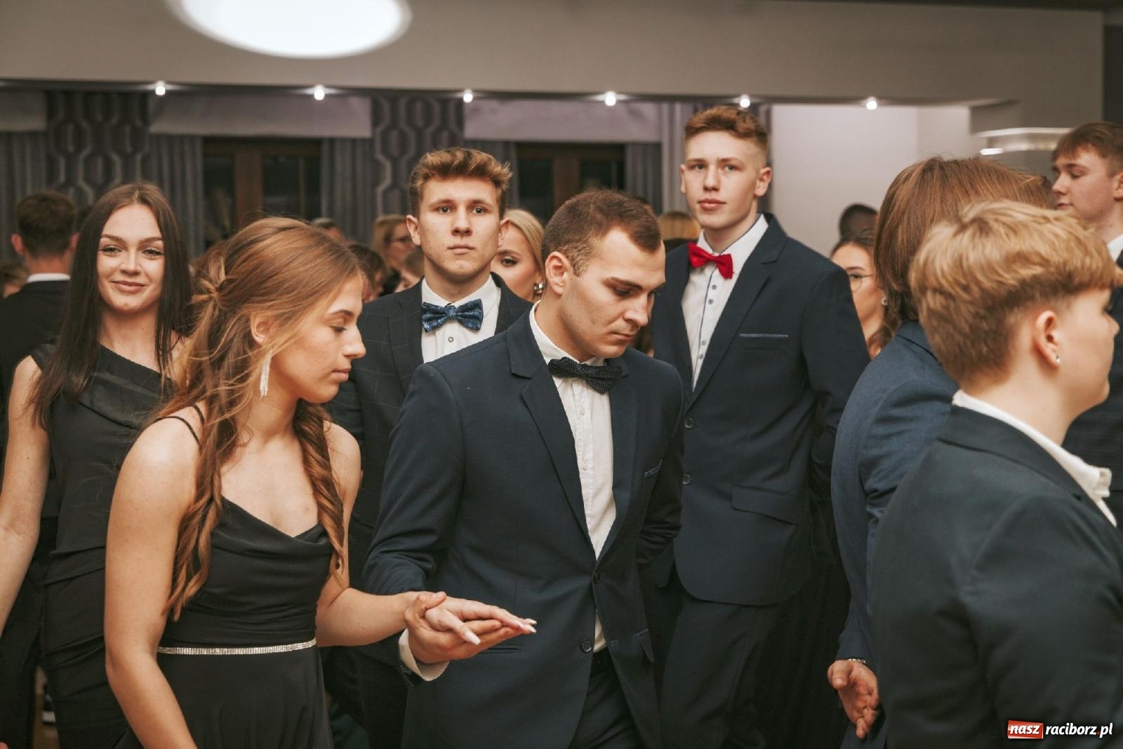 Zdjęcie w galerii na portalu naszraciborz.pl: W ZSOMS studniówka i Abraham [FOTO i WIDEO] wiadomości z regionu