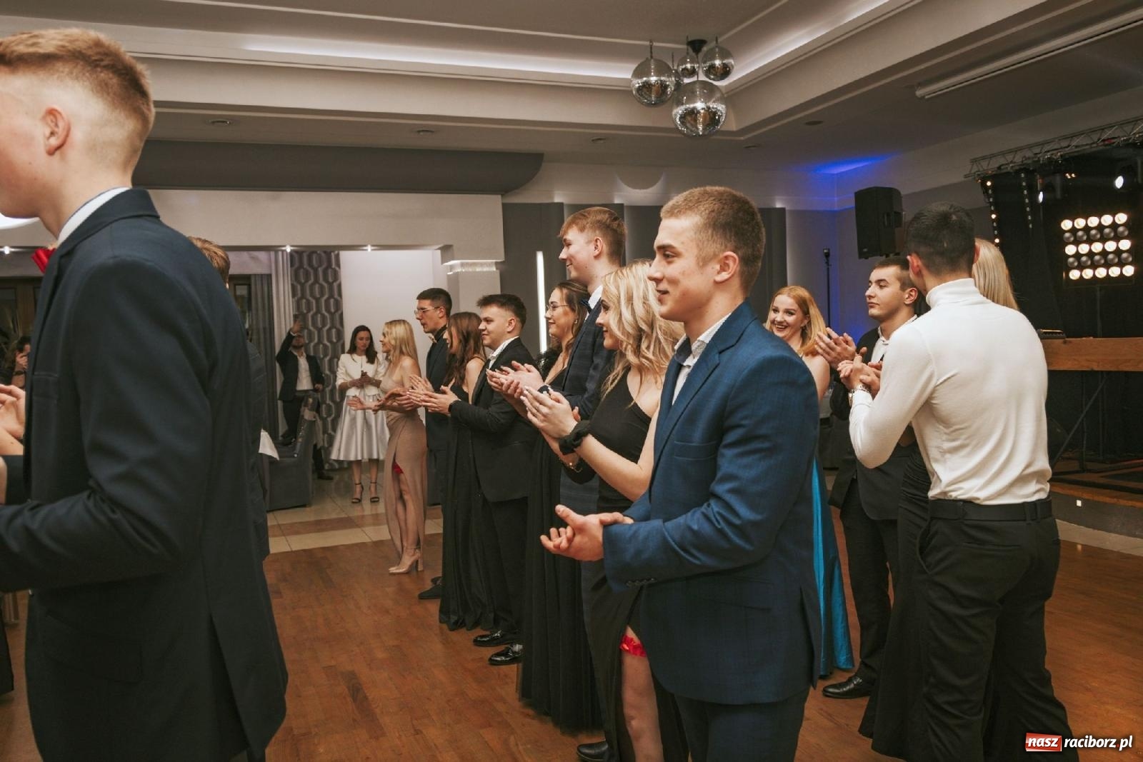 Zdjęcie w galerii na portalu naszraciborz.pl: W ZSOMS studniówka i Abraham [FOTO i WIDEO] wiadomości z regionu