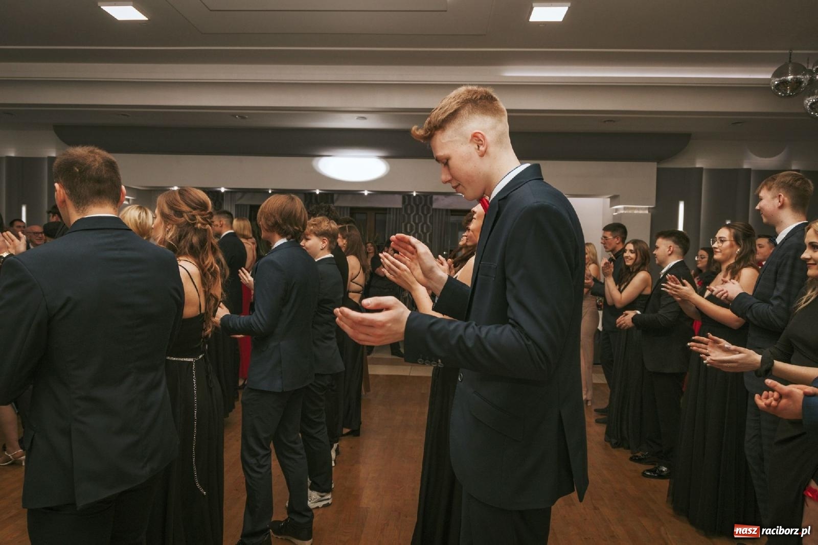 Zdjęcie w galerii na portalu naszraciborz.pl: W ZSOMS studniówka i Abraham [FOTO i WIDEO] wiadomości z regionu