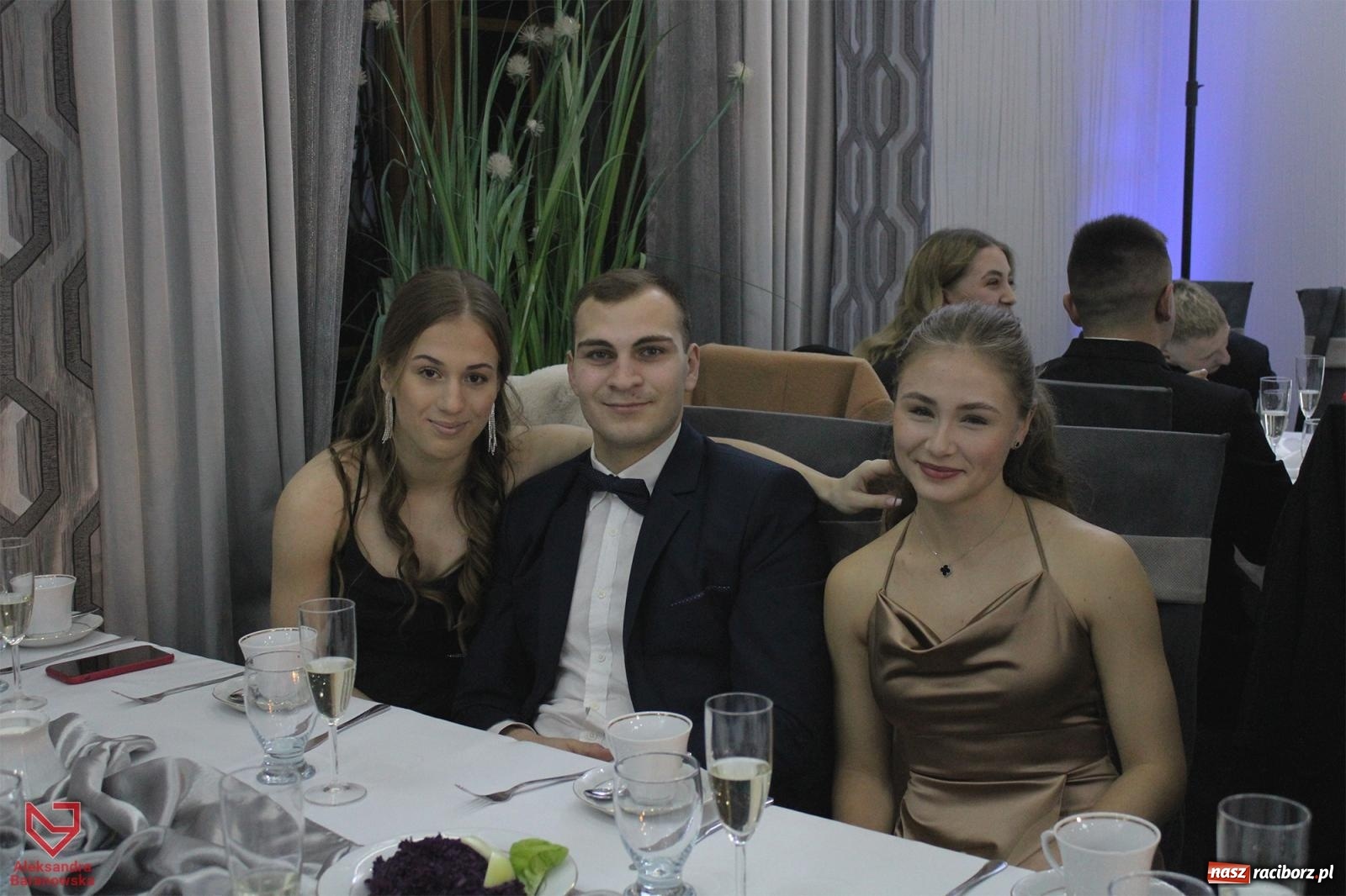 Zdjęcie w galerii na portalu naszraciborz.pl: W ZSOMS studniówka i Abraham [FOTO i WIDEO] wiadomości z regionu