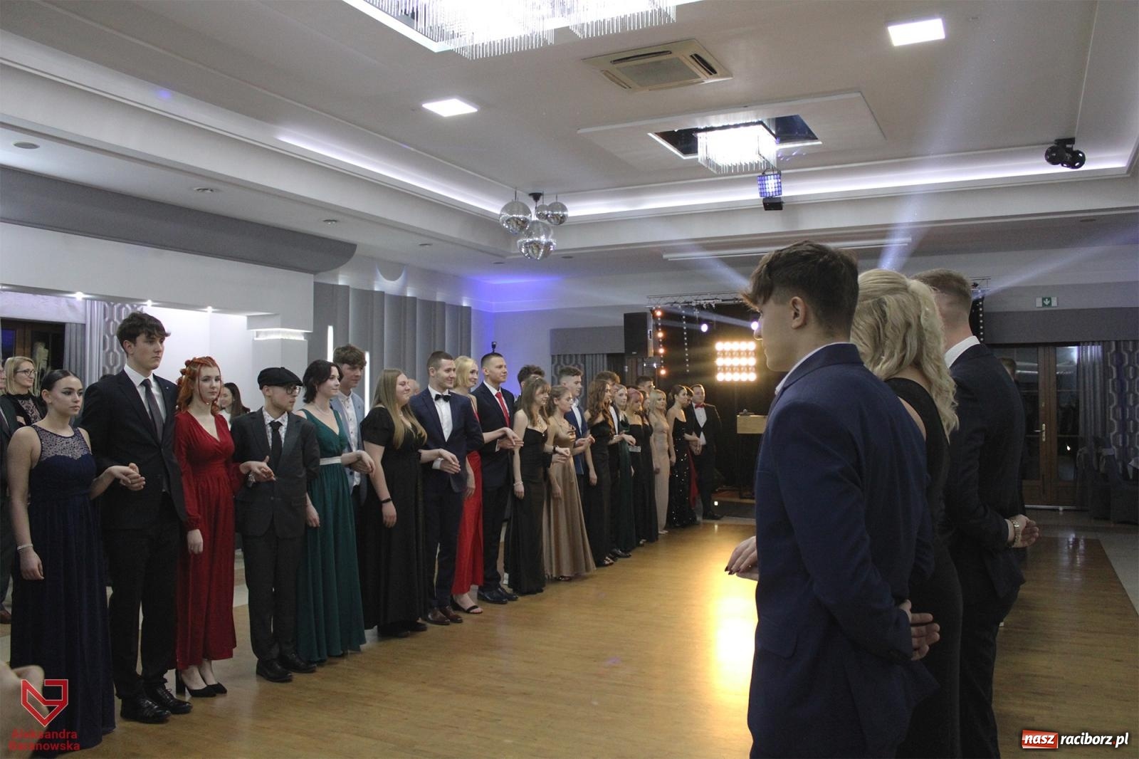 Zdjęcie w galerii na portalu naszraciborz.pl: W ZSOMS studniówka i Abraham [FOTO i WIDEO] wiadomości z regionu