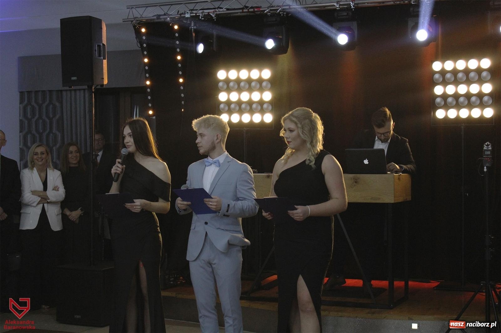 Zdjęcie w galerii na portalu naszraciborz.pl: W ZSOMS studniówka i Abraham [FOTO i WIDEO] wiadomości z regionu