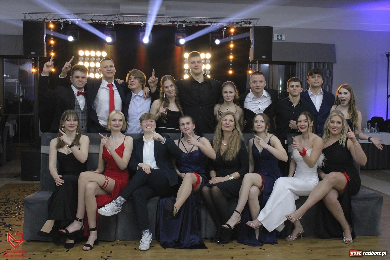 Zdjęcie w galerii na portalu naszraciborz.pl: W ZSOMS studniówka i Abraham [FOTO i WIDEO] wiadomości z regionu