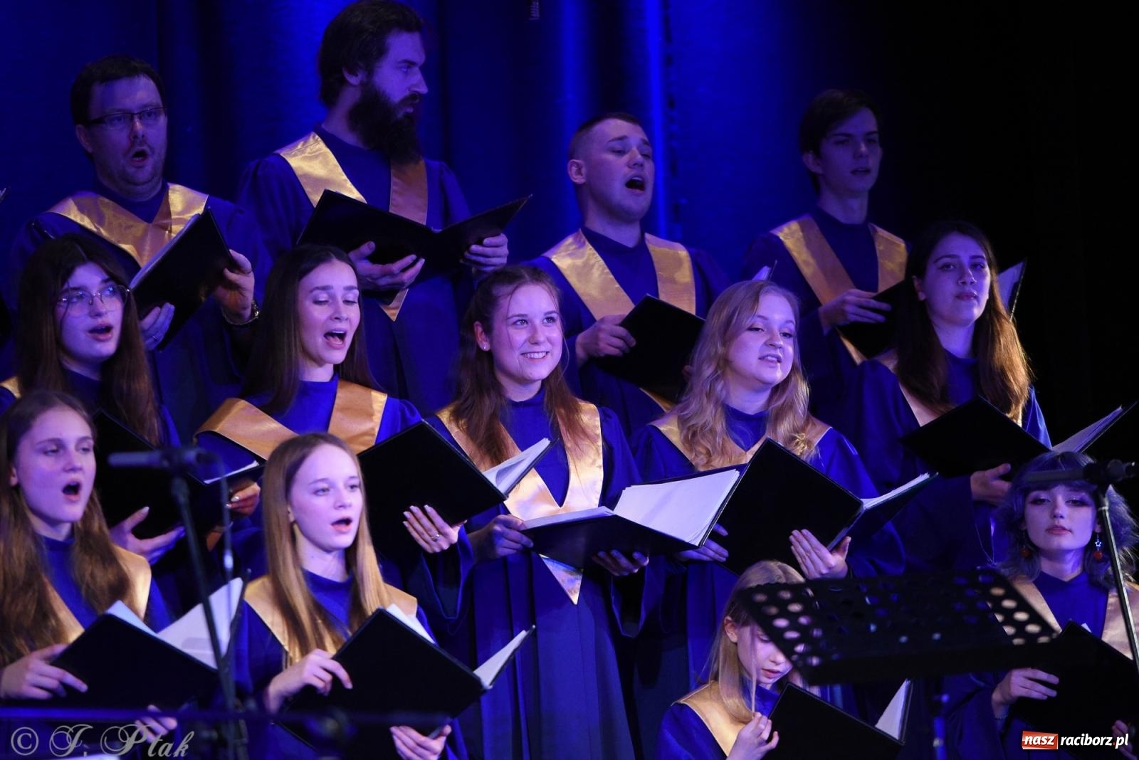 Zdjęcie w galerii na portalu naszraciborz.pl: Koncert kolęd i pastorałek chóru Bel Canto wiadomości z regionu