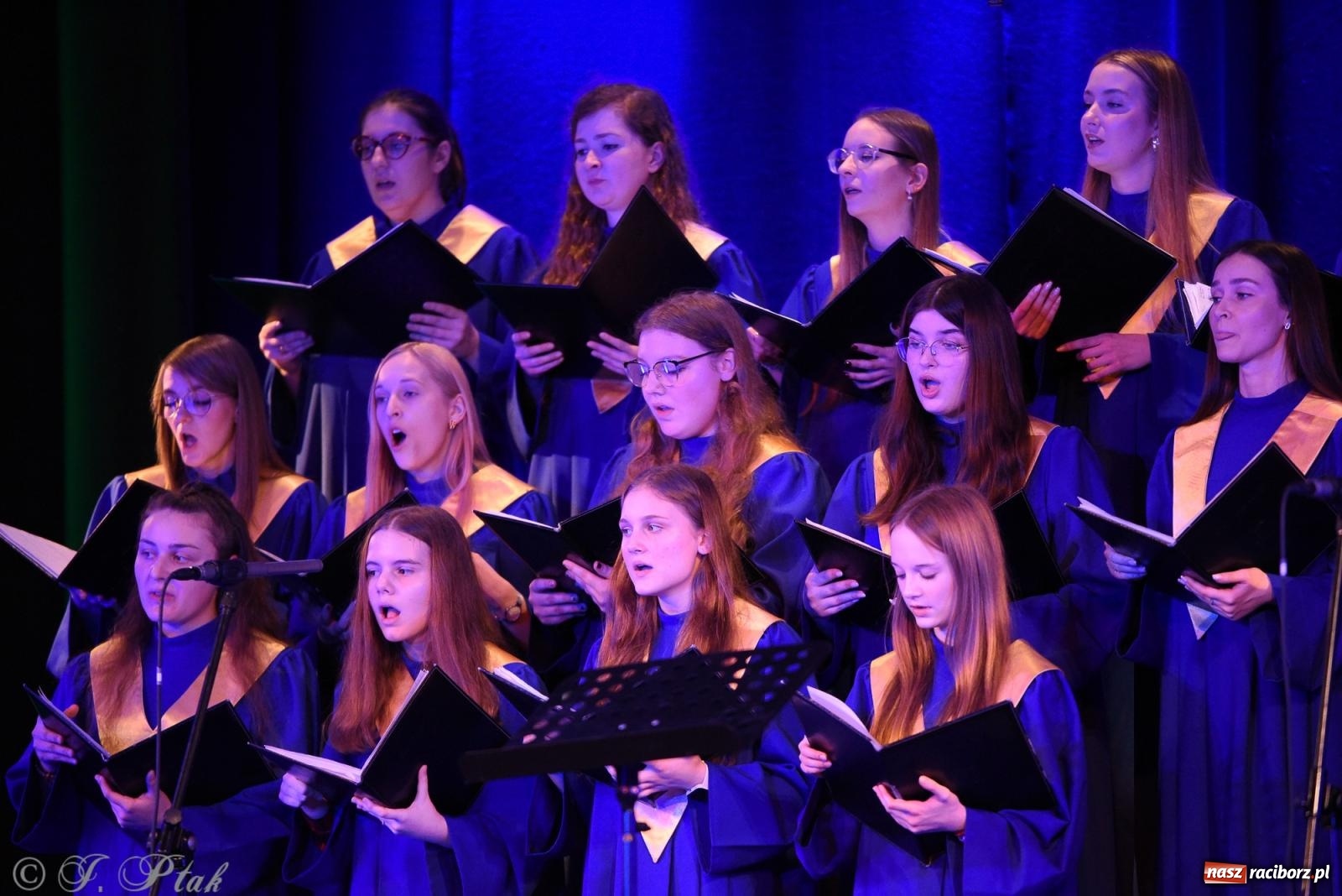 Zdjęcie w galerii na portalu naszraciborz.pl: Koncert kolęd i pastorałek chóru Bel Canto wiadomości z regionu