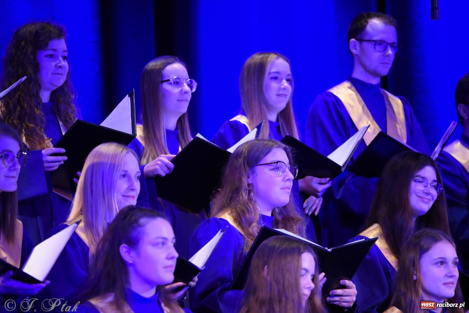 Zdjęcie w galerii na portalu naszraciborz.pl: Koncert kolęd i pastorałek chóru Bel Canto wiadomości z regionu