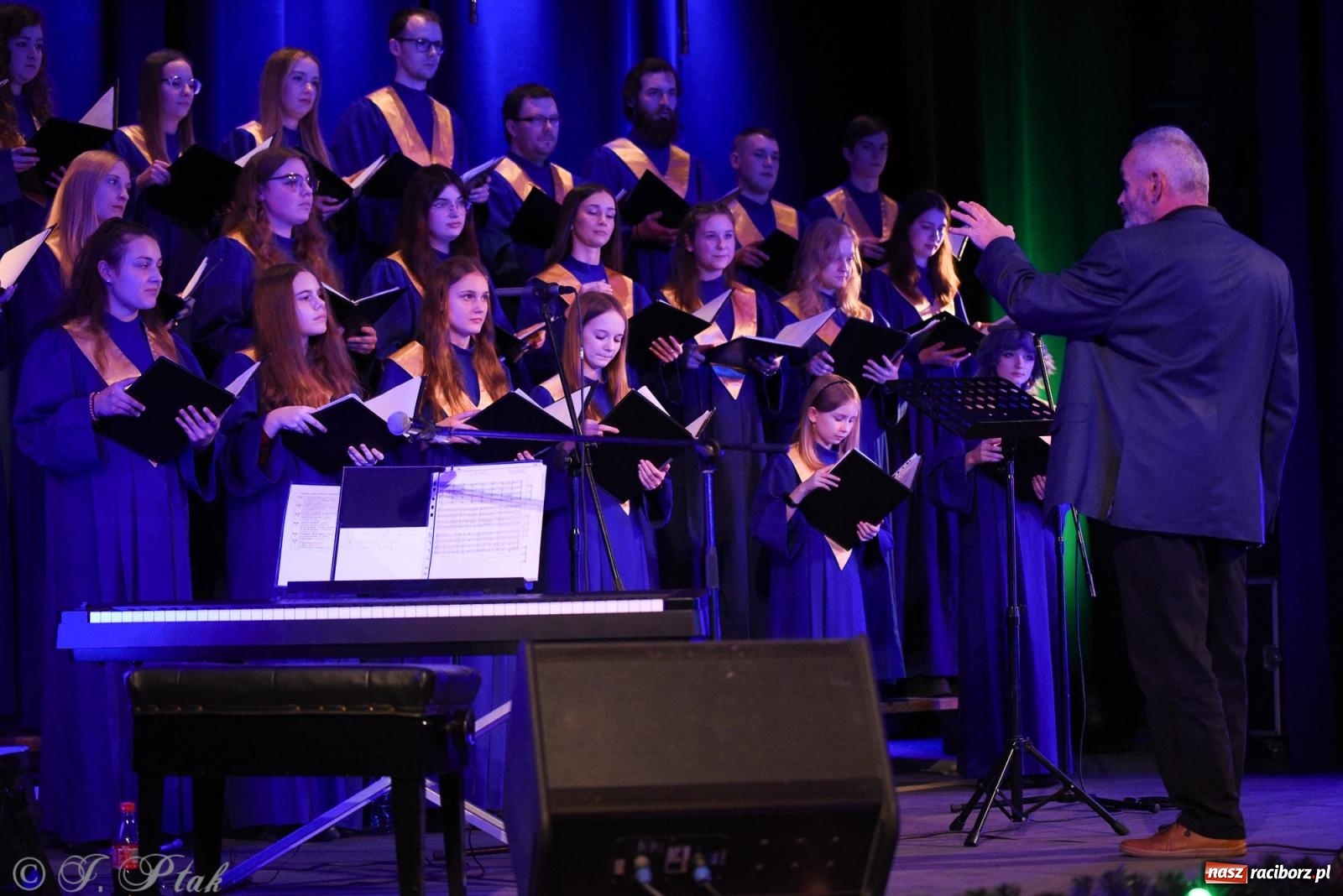 Zdjęcie w galerii na portalu naszraciborz.pl: Koncert kolęd i pastorałek chóru Bel Canto wiadomości z regionu
