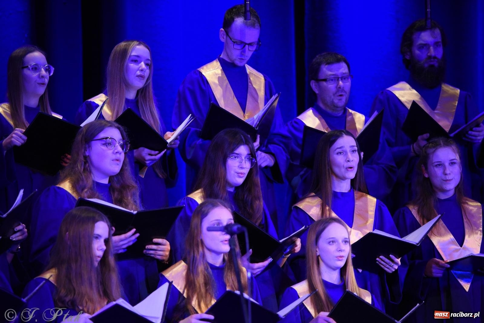 Zdjęcie w galerii na portalu naszraciborz.pl: Koncert kolęd i pastorałek chóru Bel Canto wiadomości z regionu