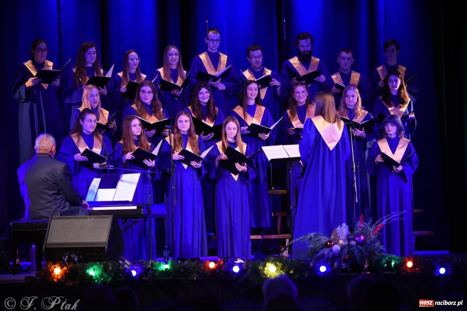 Zdjęcie w galerii na portalu naszraciborz.pl: Koncert kolęd i pastorałek chóru Bel Canto wiadomości z regionu
