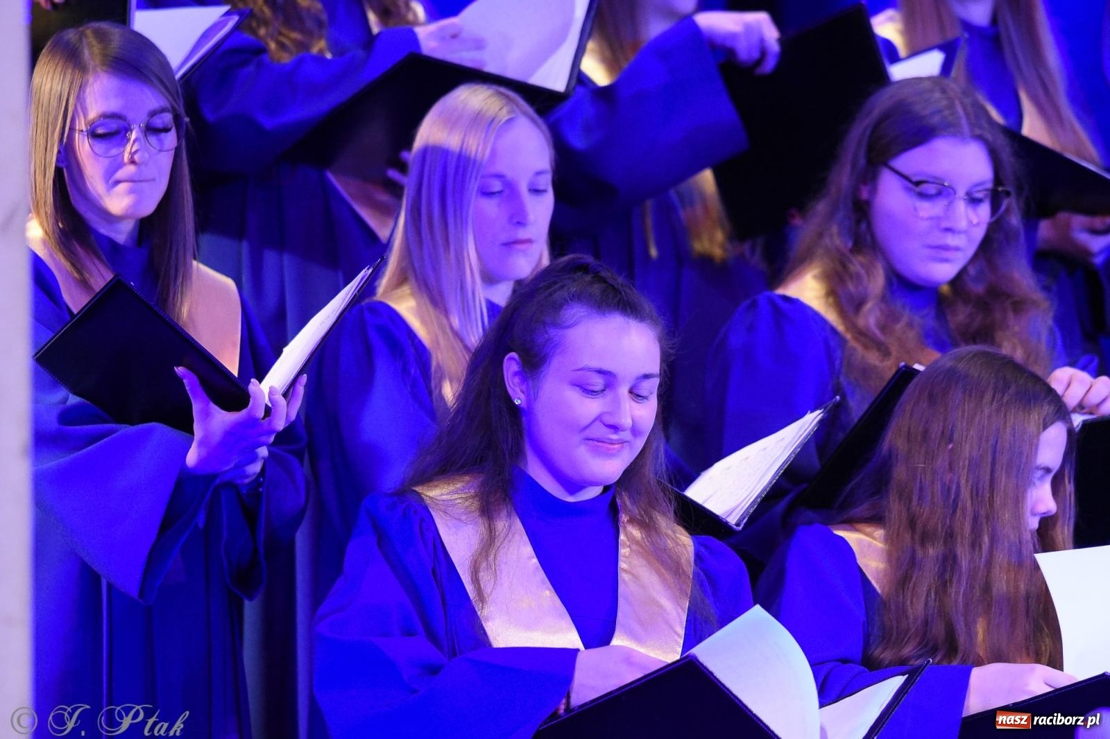 Zdjęcie w galerii na portalu naszraciborz.pl: Koncert kolęd i pastorałek chóru Bel Canto wiadomości z regionu