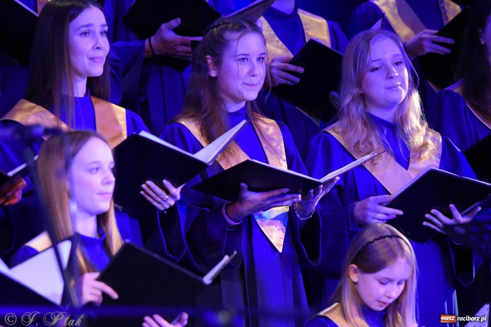 Zdjęcie w galerii na portalu naszraciborz.pl: Koncert kolęd i pastorałek chóru Bel Canto wiadomości z regionu
