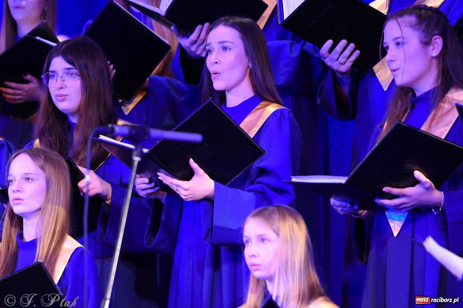 Zdjęcie w galerii na portalu naszraciborz.pl: Koncert kolęd i pastorałek chóru Bel Canto wiadomości z regionu