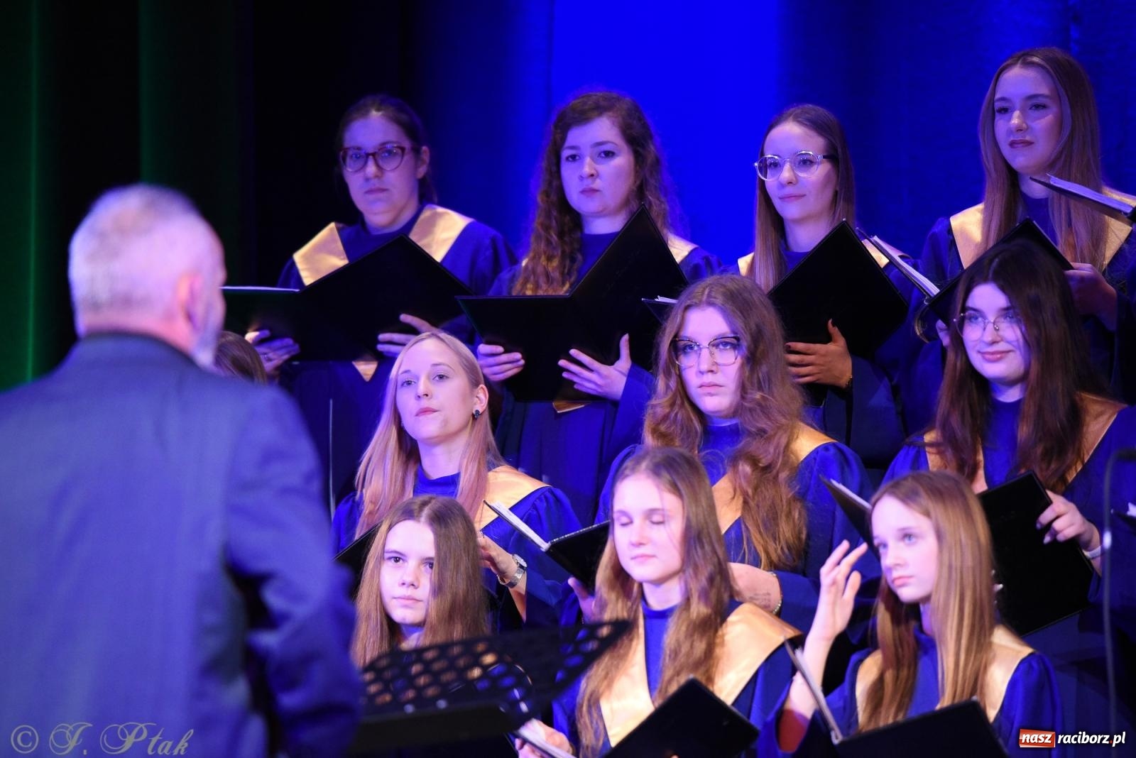 Zdjęcie w galerii na portalu naszraciborz.pl: Koncert kolęd i pastorałek chóru Bel Canto wiadomości z regionu
