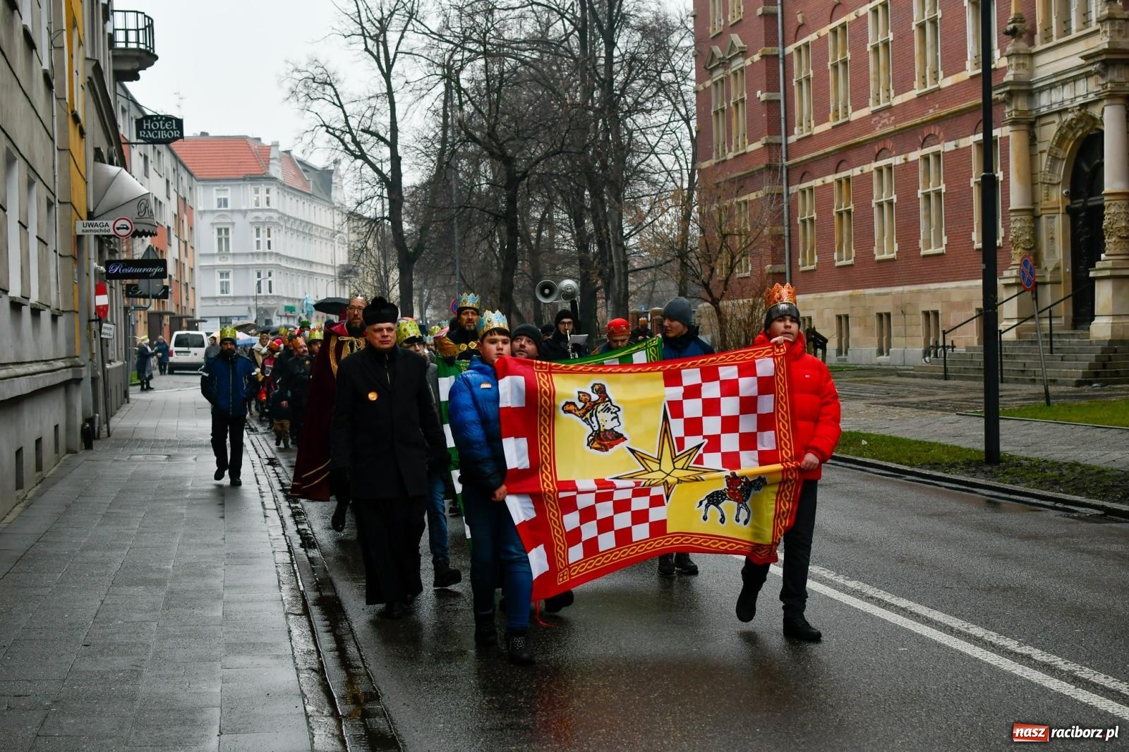 Zdjęcie w galerii na portalu naszraciborz.pl: Raciborski Orszak Trzech Króli [FOTO i WIDEO] wiadomości z regionu