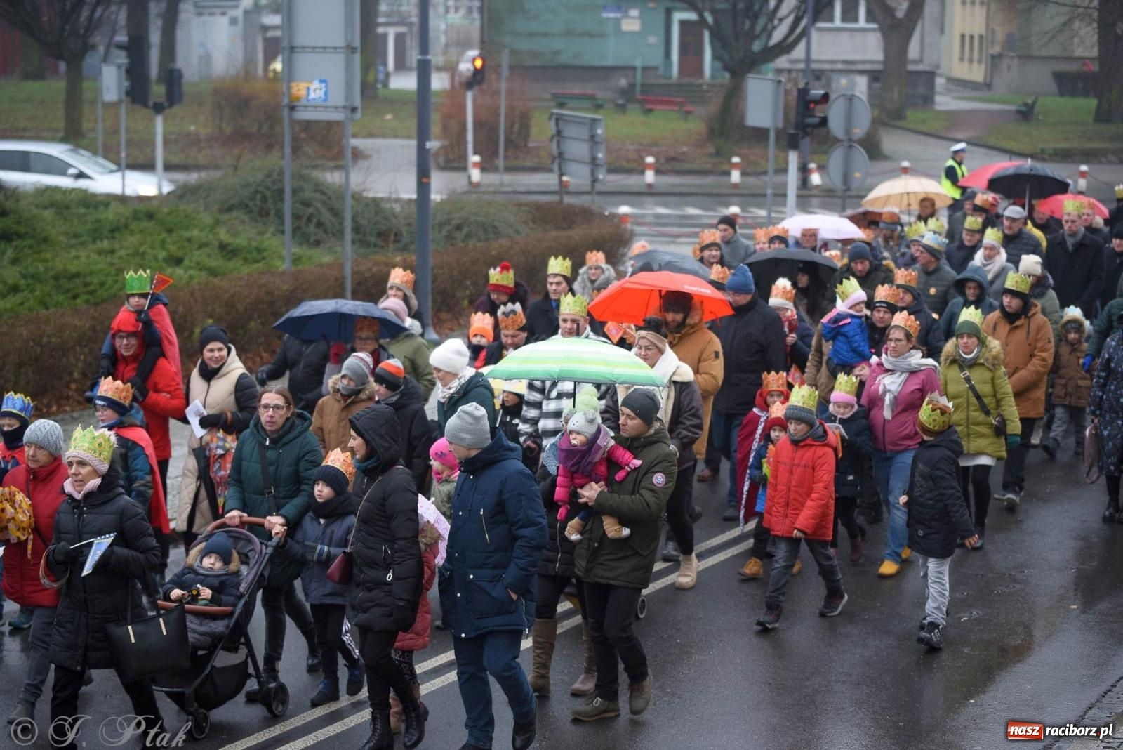 Zdjęcie w galerii na portalu naszraciborz.pl: Raciborski Orszak Trzech Króli [FOTO i WIDEO] wiadomości z regionu
