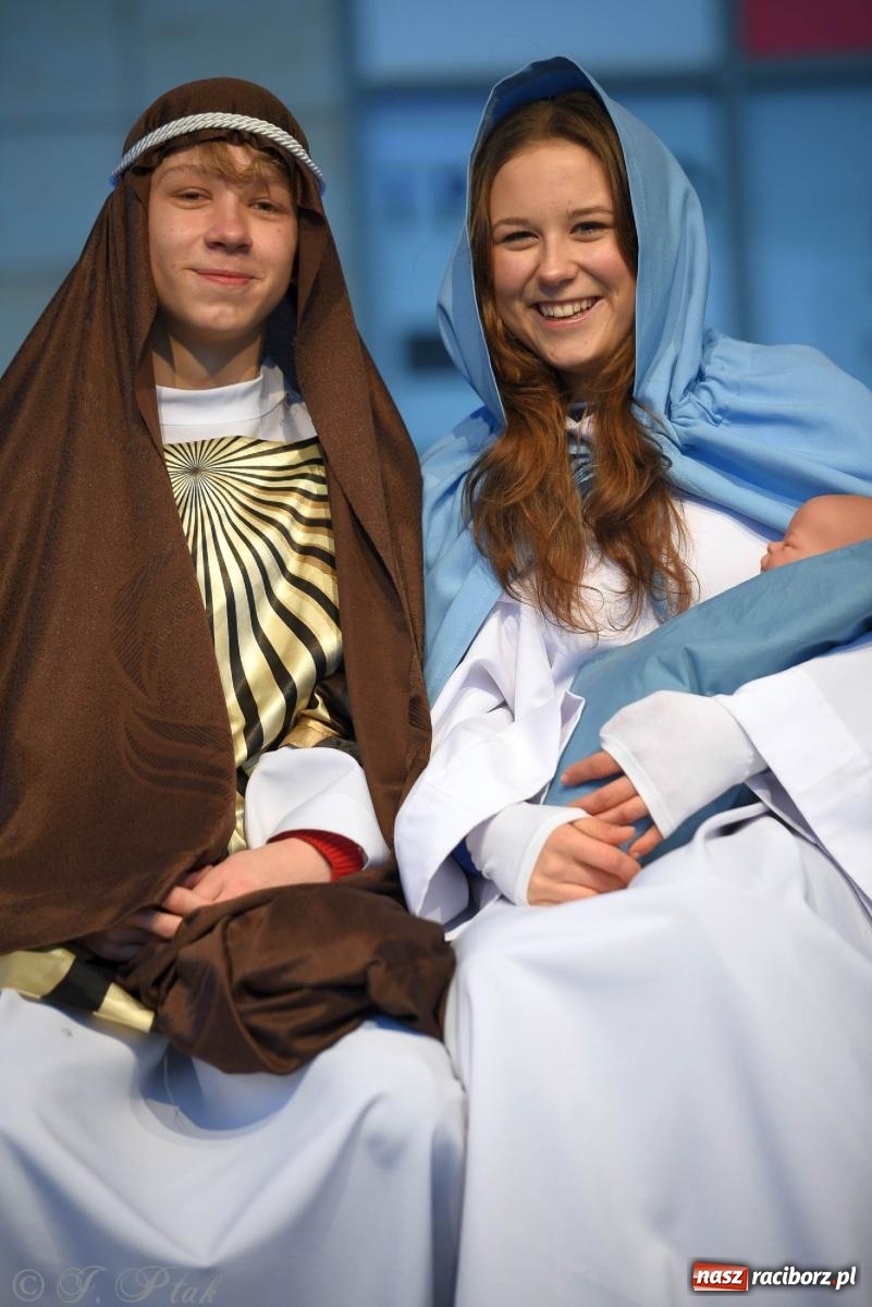 Zdjęcie w galerii na portalu naszraciborz.pl: Raciborski Orszak Trzech Króli [FOTO i WIDEO] wiadomości z regionu
