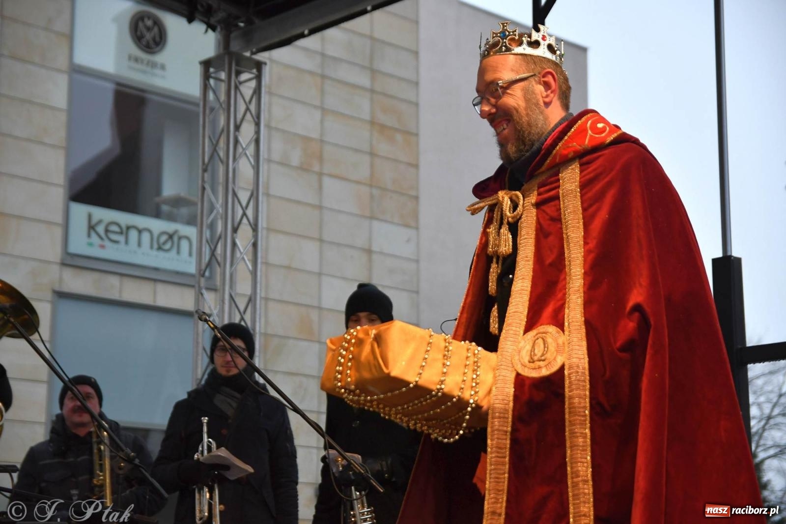 Zdjęcie w galerii na portalu naszraciborz.pl: Raciborski Orszak Trzech Króli [FOTO i WIDEO] wiadomości z regionu