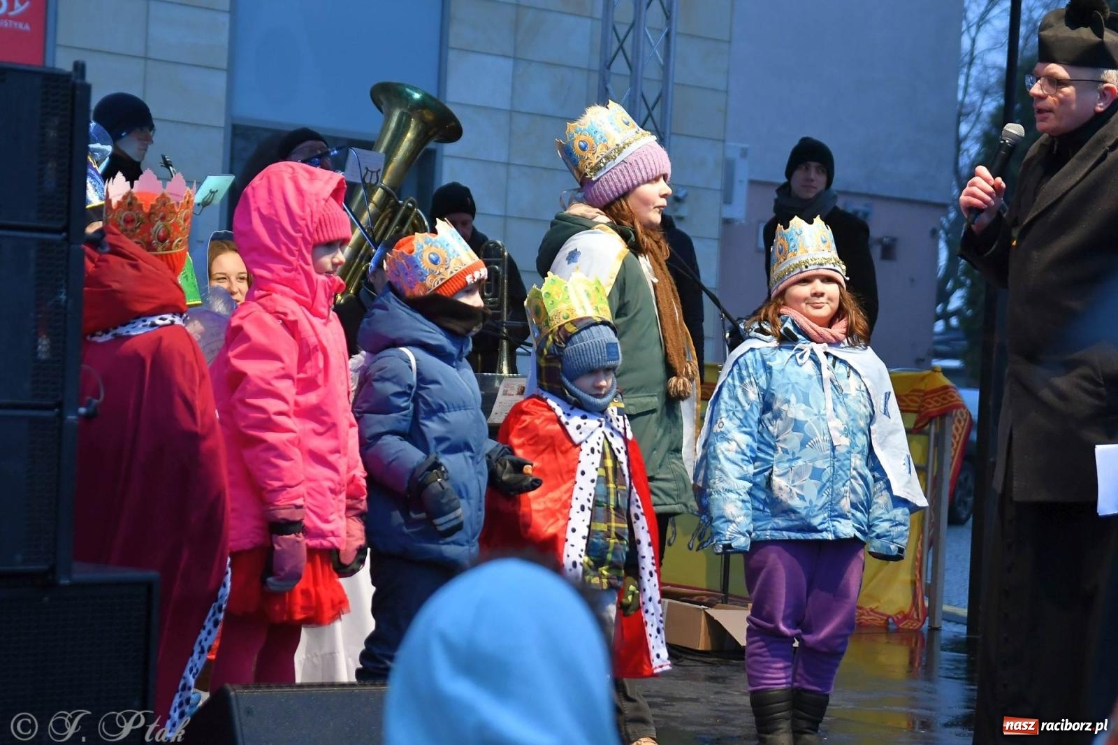 Zdjęcie w galerii na portalu naszraciborz.pl: Raciborski Orszak Trzech Króli [FOTO i WIDEO] wiadomości z regionu