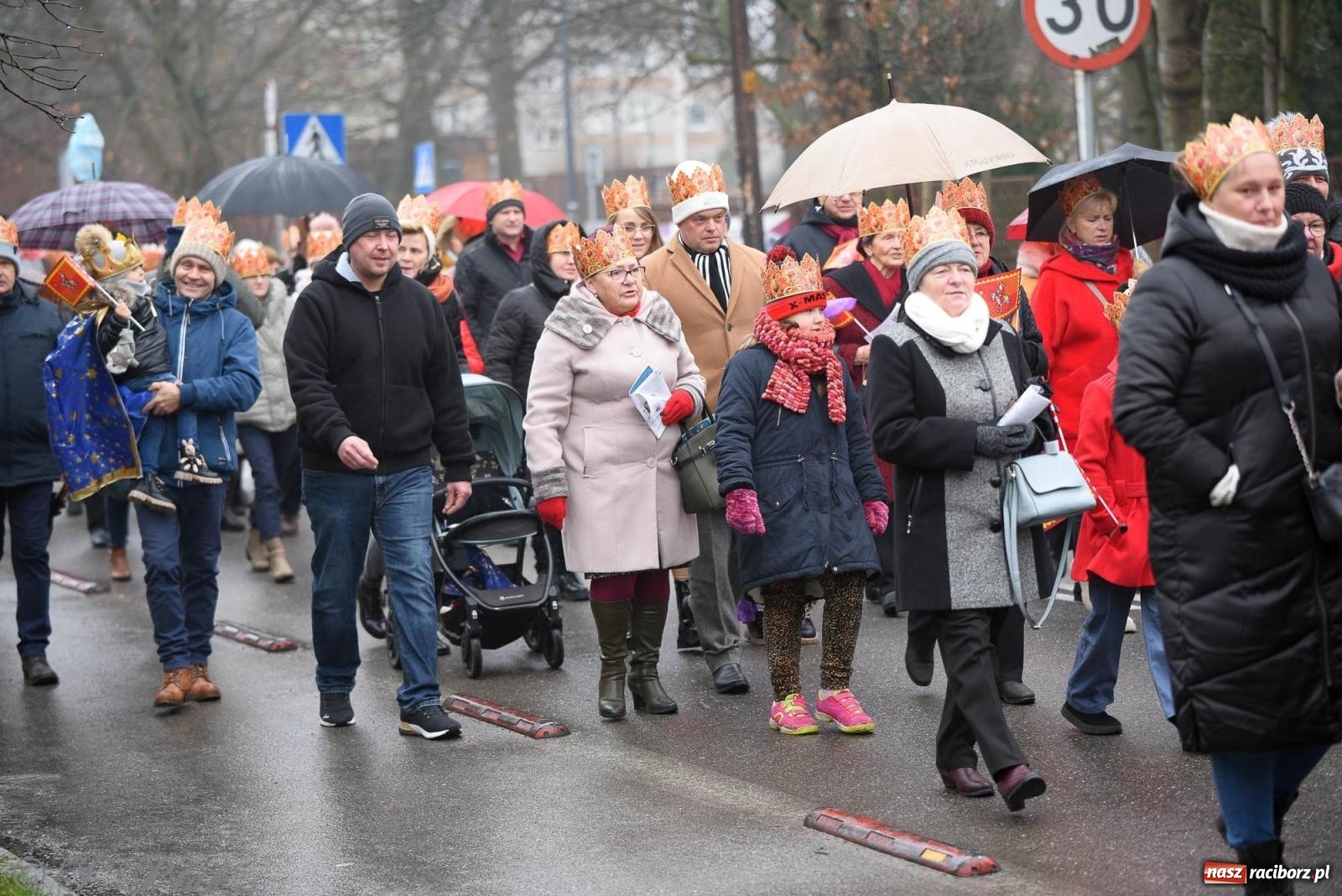 Zdjęcie w galerii na portalu naszraciborz.pl: Raciborski Orszak Trzech Króli [FOTO i WIDEO] wiadomości z regionu