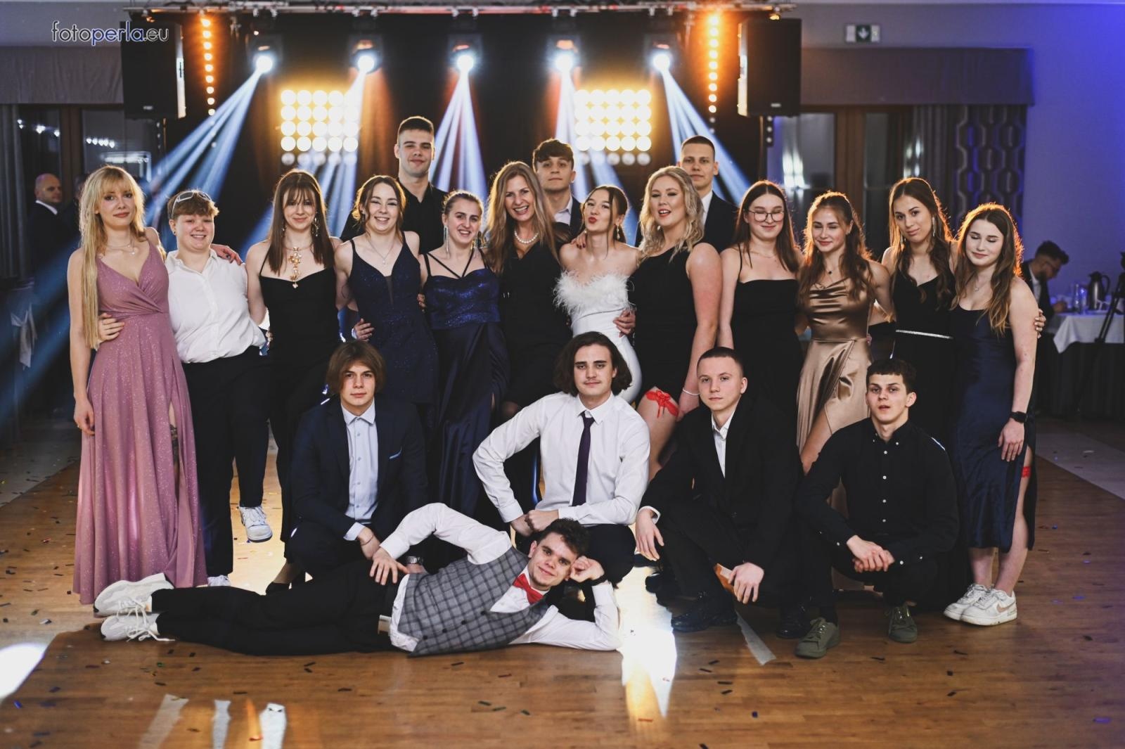 Zdjęcie w galerii na portalu naszraciborz.pl: Zabawa do białego rana. Studniówka ZSOMS na bis! wiadomości z regionu