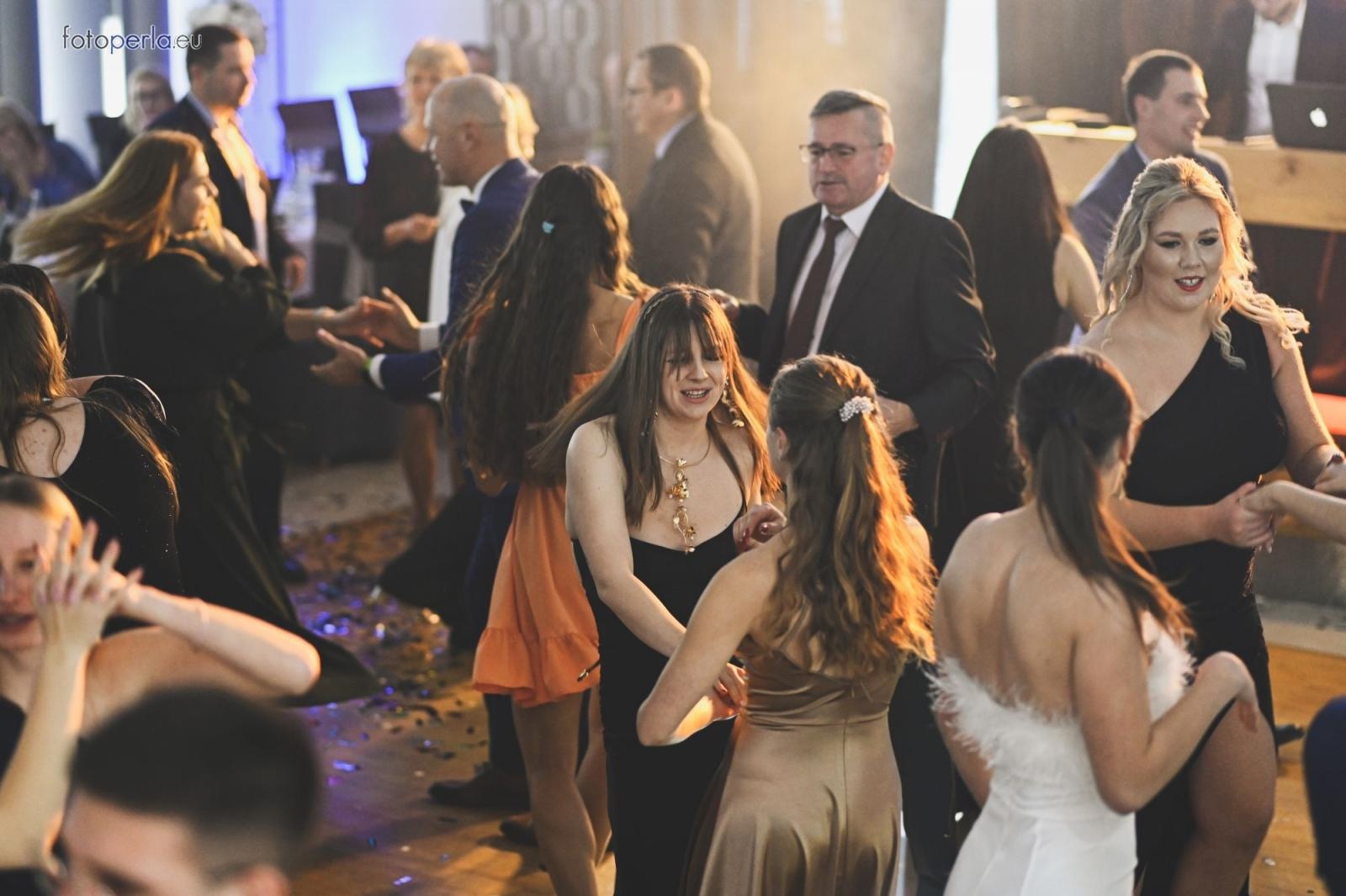 Zdjęcie w galerii na portalu naszraciborz.pl: Zabawa do białego rana. Studniówka ZSOMS na bis! wiadomości z regionu