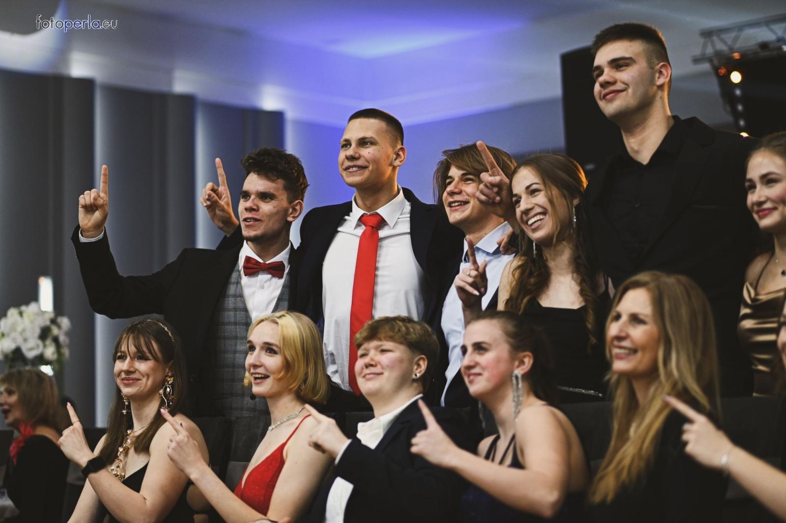 Zdjęcie w galerii na portalu naszraciborz.pl: Zabawa do białego rana. Studniówka ZSOMS na bis! wiadomości z regionu