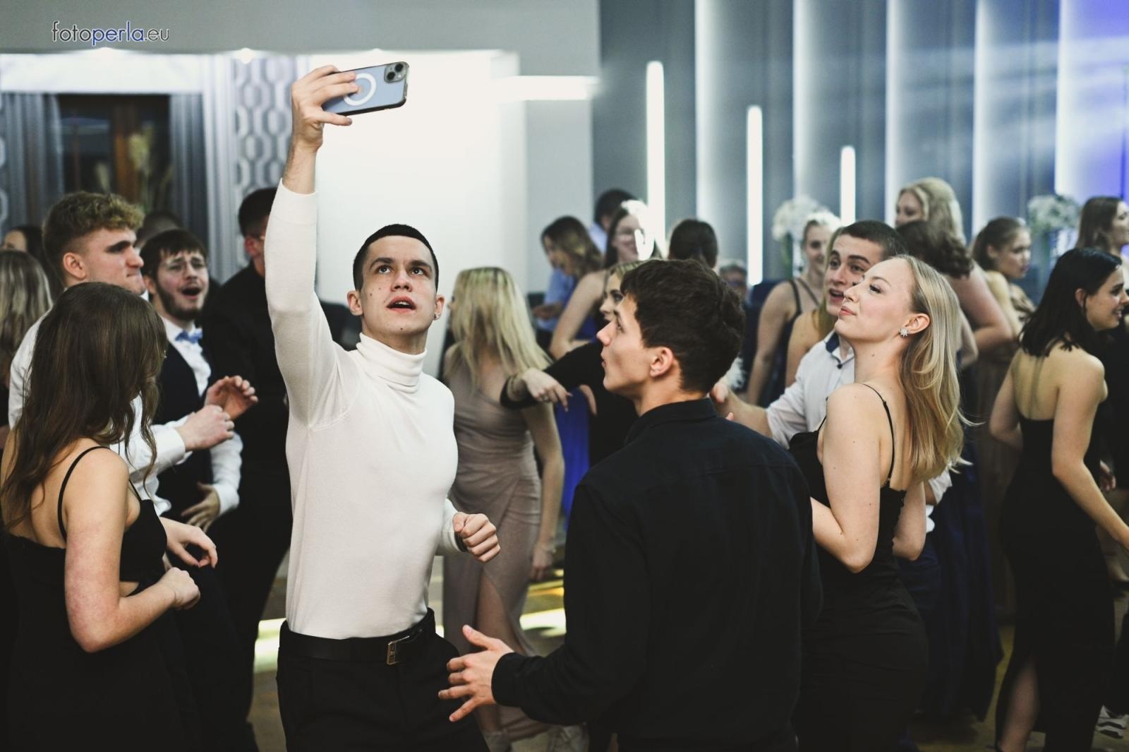 Zdjęcie w galerii na portalu naszraciborz.pl: Zabawa do białego rana. Studniówka ZSOMS na bis! wiadomości z regionu