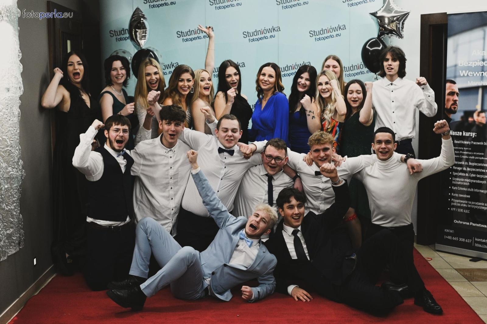 Zdjęcie w galerii na portalu naszraciborz.pl: Zabawa do białego rana. Studniówka ZSOMS na bis! wiadomości z regionu