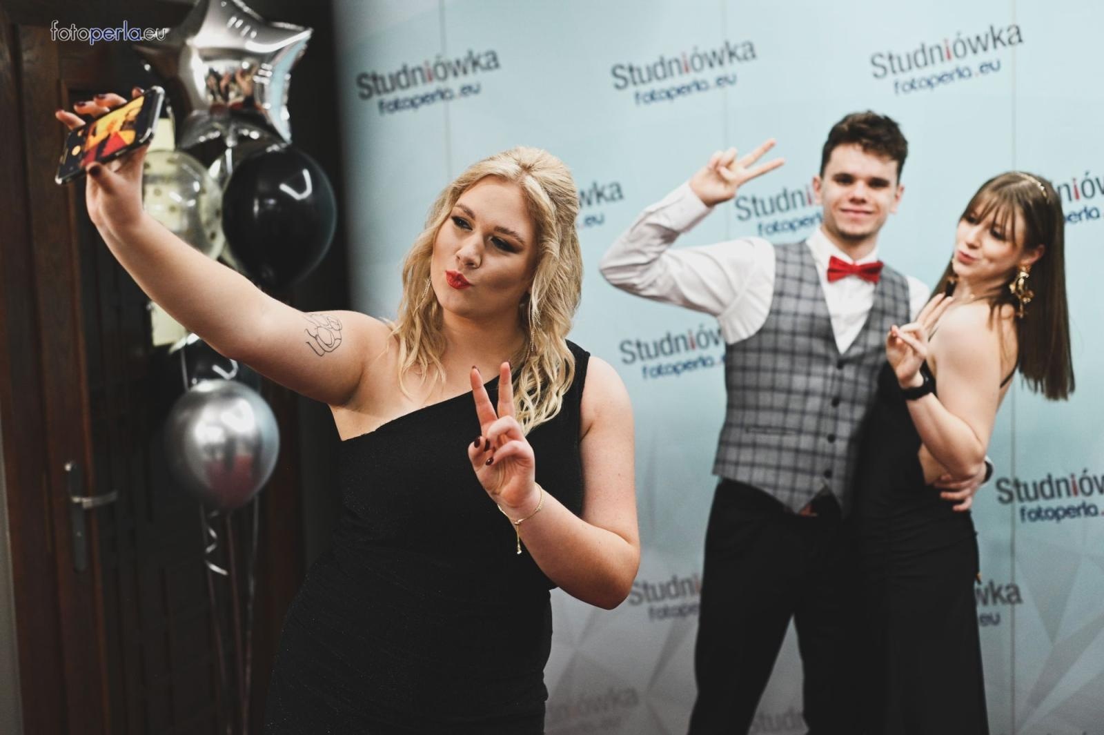 Zdjęcie w galerii na portalu naszraciborz.pl: Zabawa do białego rana. Studniówka ZSOMS na bis! wiadomości z regionu