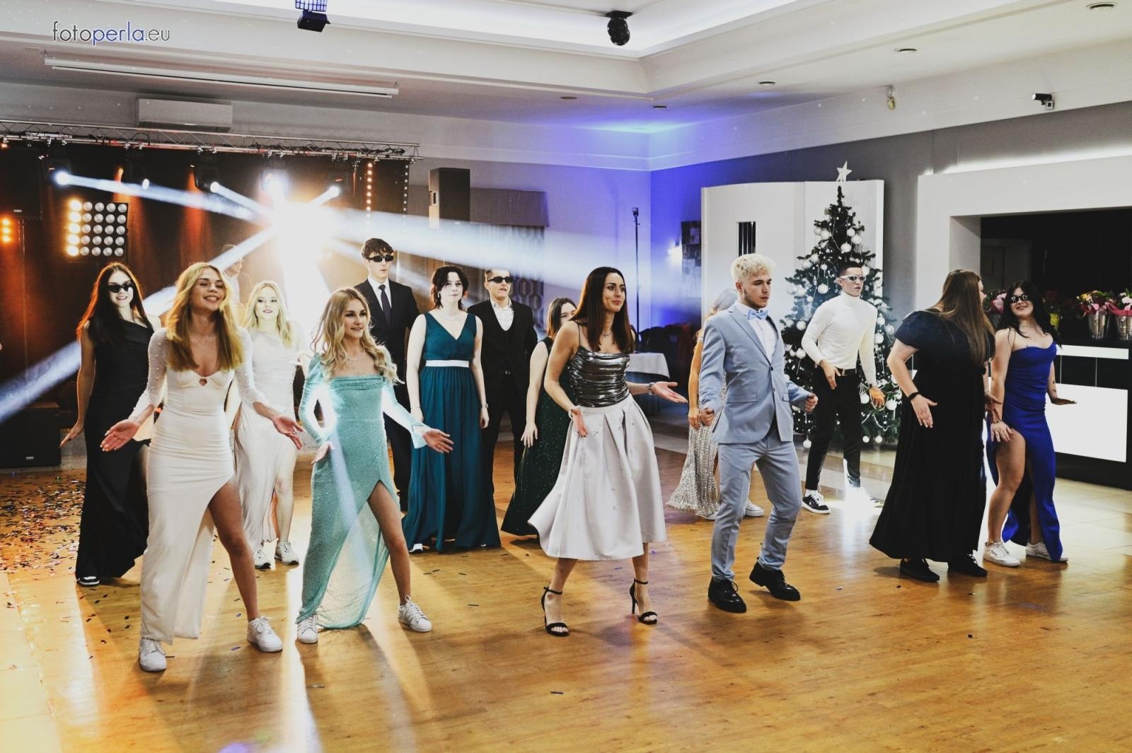 Zdjęcie w galerii na portalu naszraciborz.pl: Zabawa do białego rana. Studniówka ZSOMS na bis! wiadomości z regionu