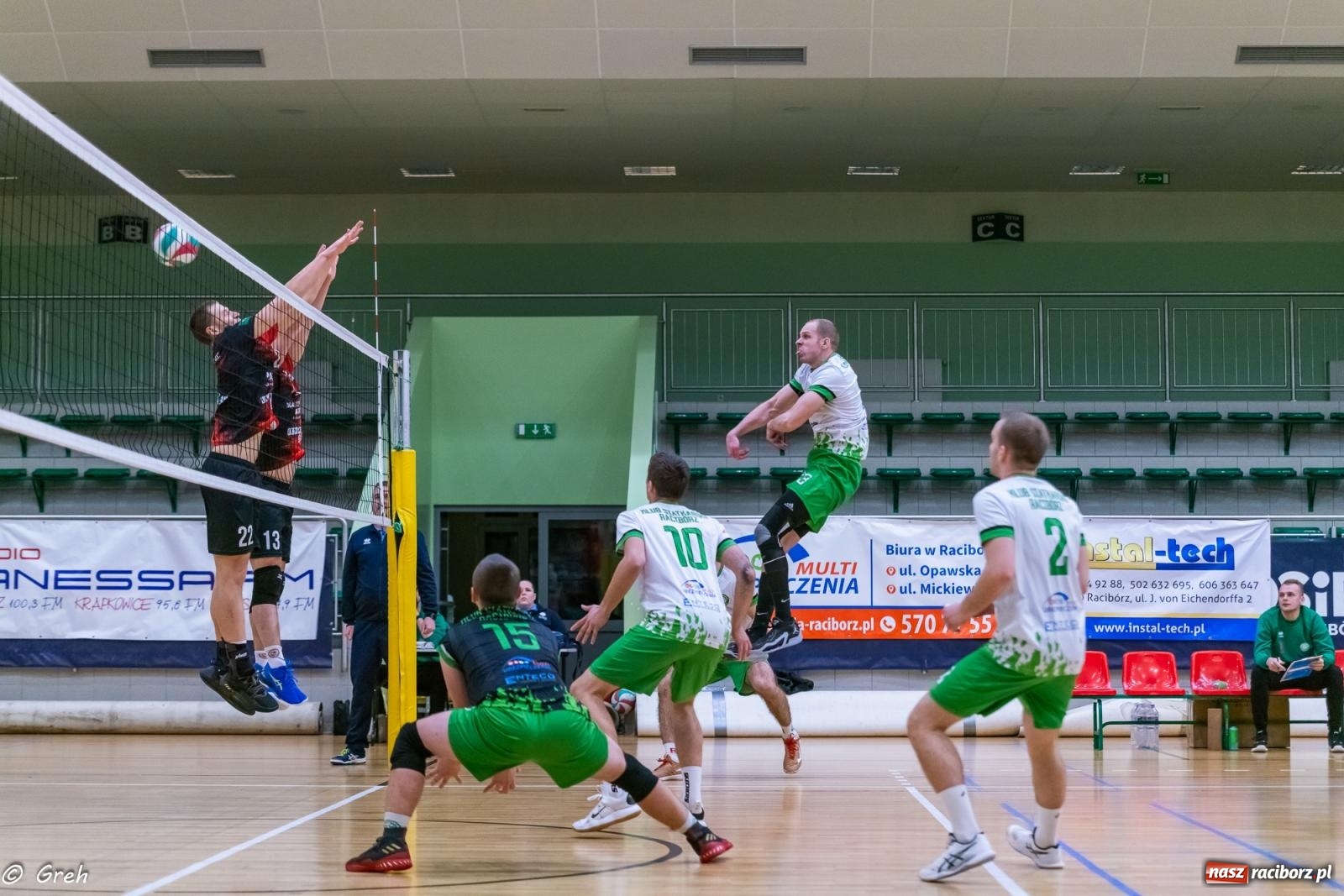 Zdjęcie w galerii na portalu naszraciborz.pl: Choć liderowi się postawili, punktów nie zdobyli [FOTO i WIDEO] wiadomości z regionu