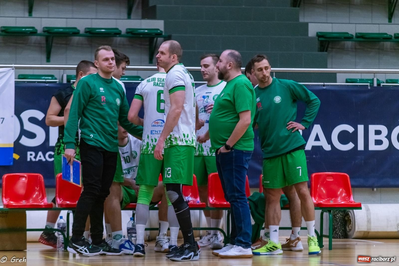 Zdjęcie w galerii na portalu naszraciborz.pl: Choć liderowi się postawili, punktów nie zdobyli [FOTO i WIDEO] wiadomości z regionu