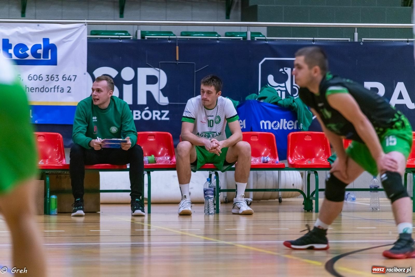 Zdjęcie w galerii na portalu naszraciborz.pl: Choć liderowi się postawili, punktów nie zdobyli [FOTO i WIDEO] wiadomości z regionu