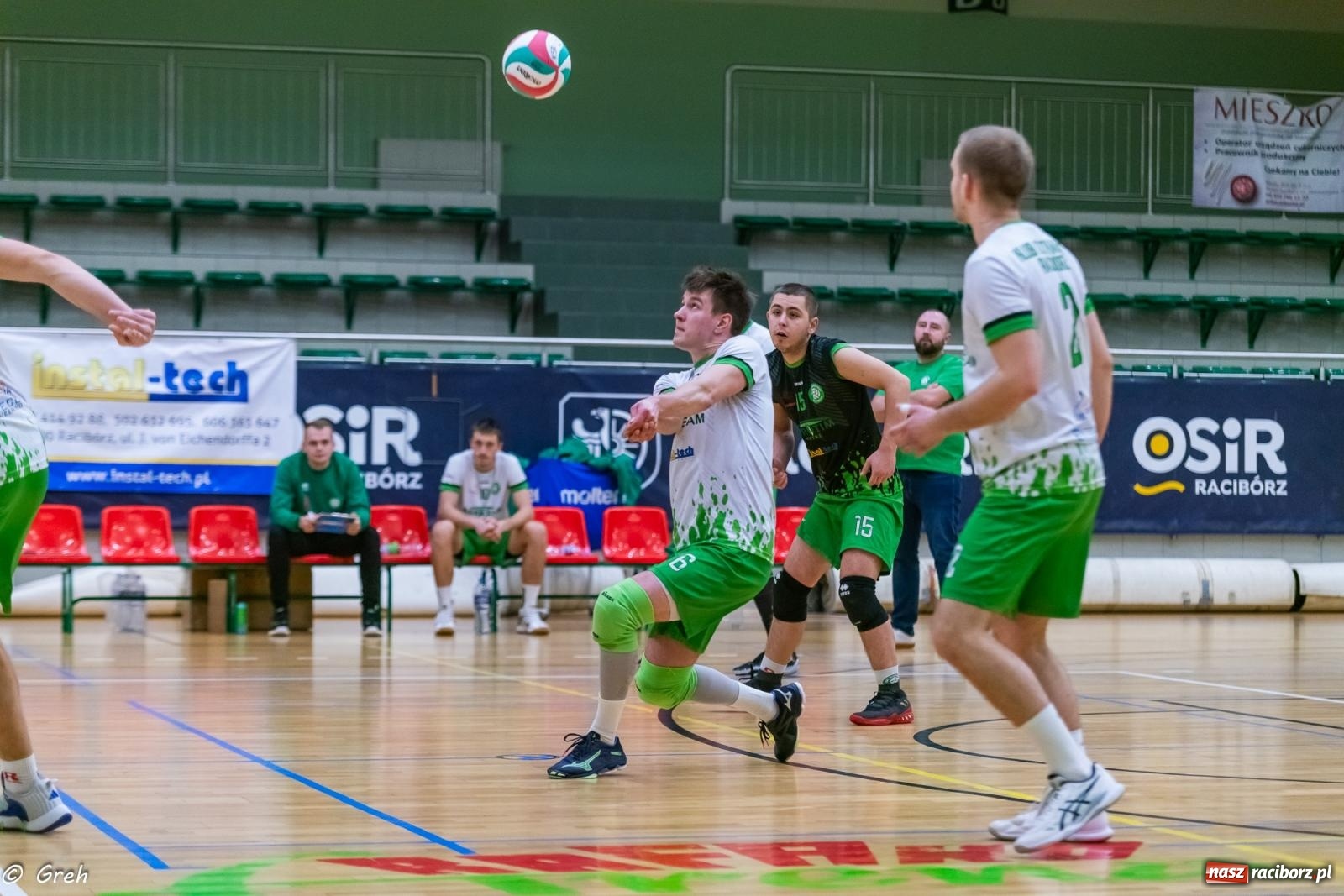 Zdjęcie w galerii na portalu naszraciborz.pl: Choć liderowi się postawili, punktów nie zdobyli [FOTO i WIDEO] wiadomości z regionu